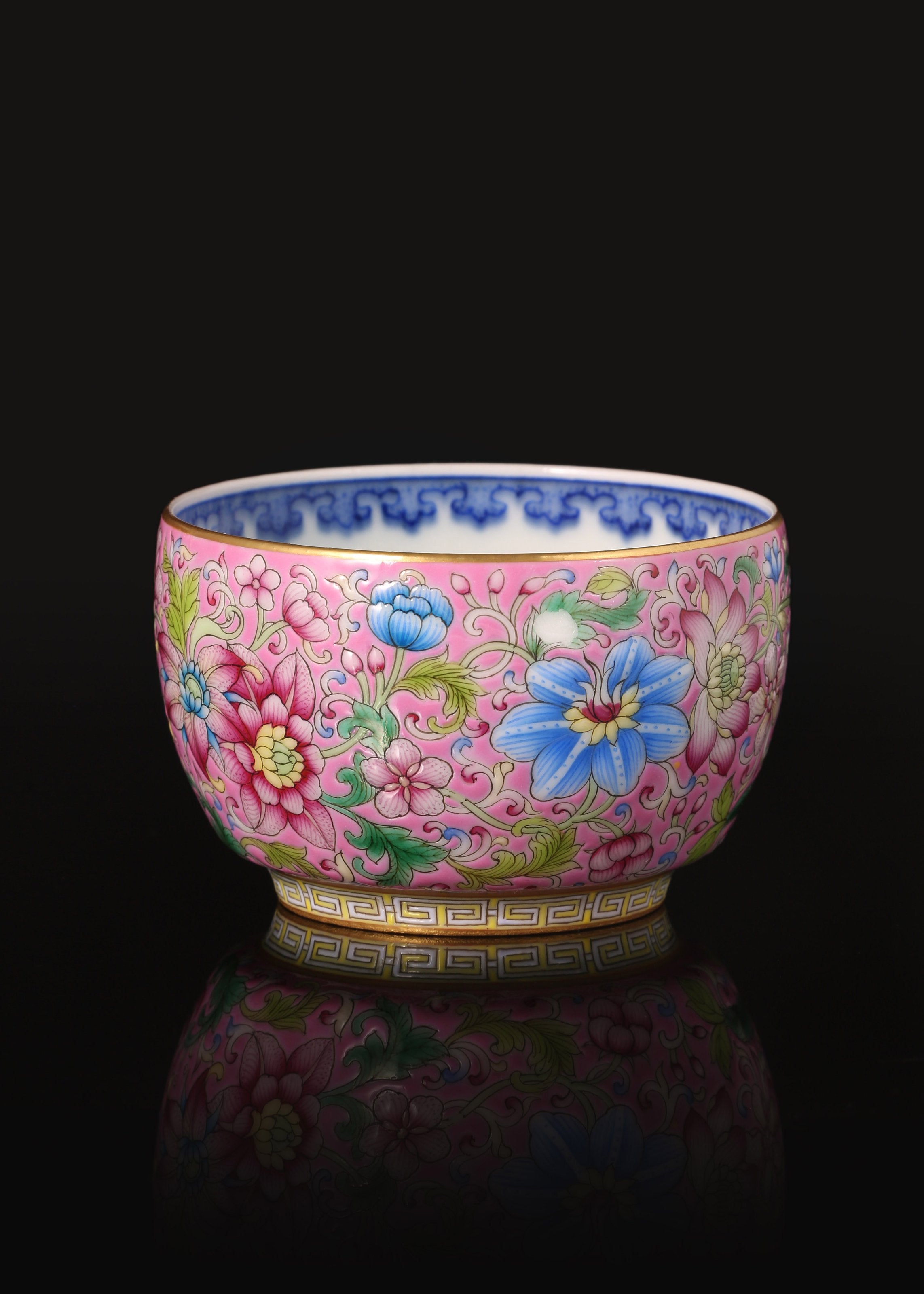Dayazhai Enamel-Painted Blue and White Floral Pattern Cup