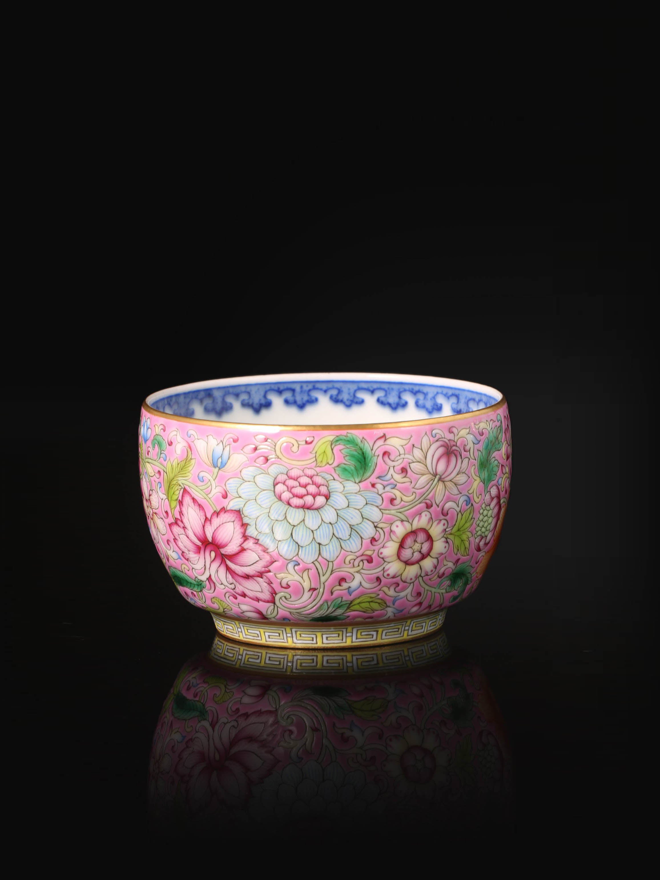 Dayazhai Enamel-Painted Blue and White Floral Pattern Cup