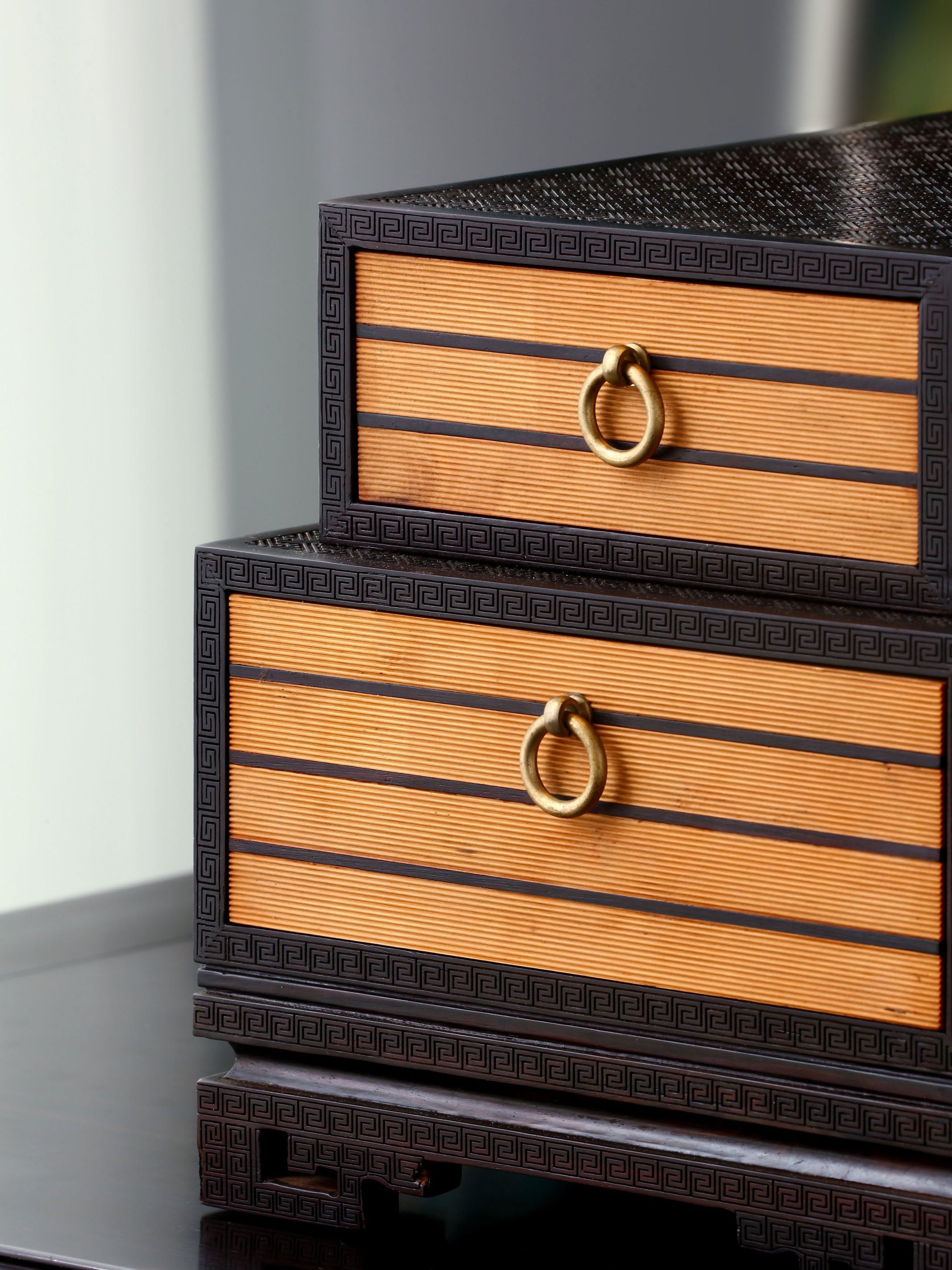 Large-leaf rosewood inlaid with boxwood scroll-shaped tea box