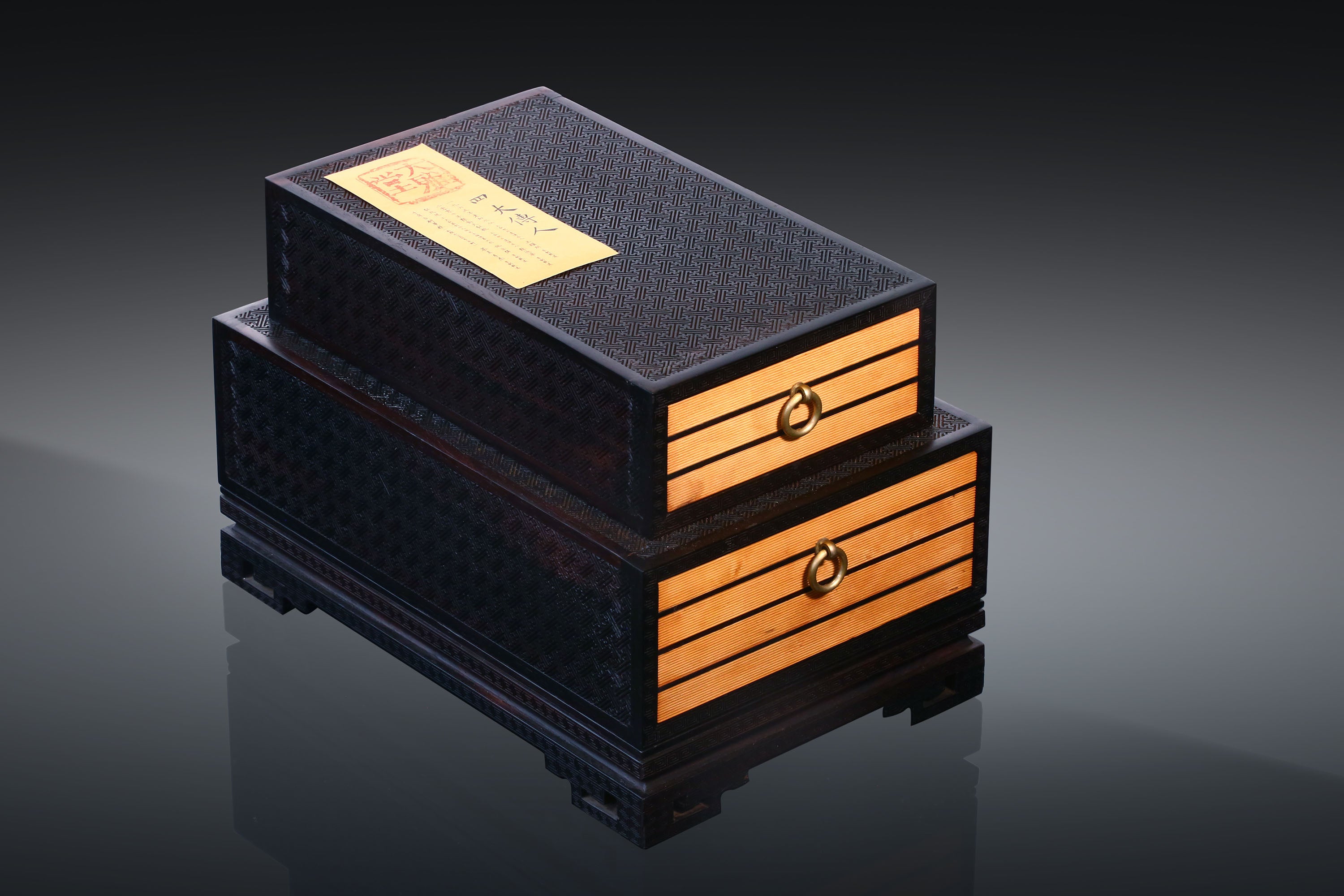 Large-leaf rosewood inlaid with boxwood scroll-shaped tea box
