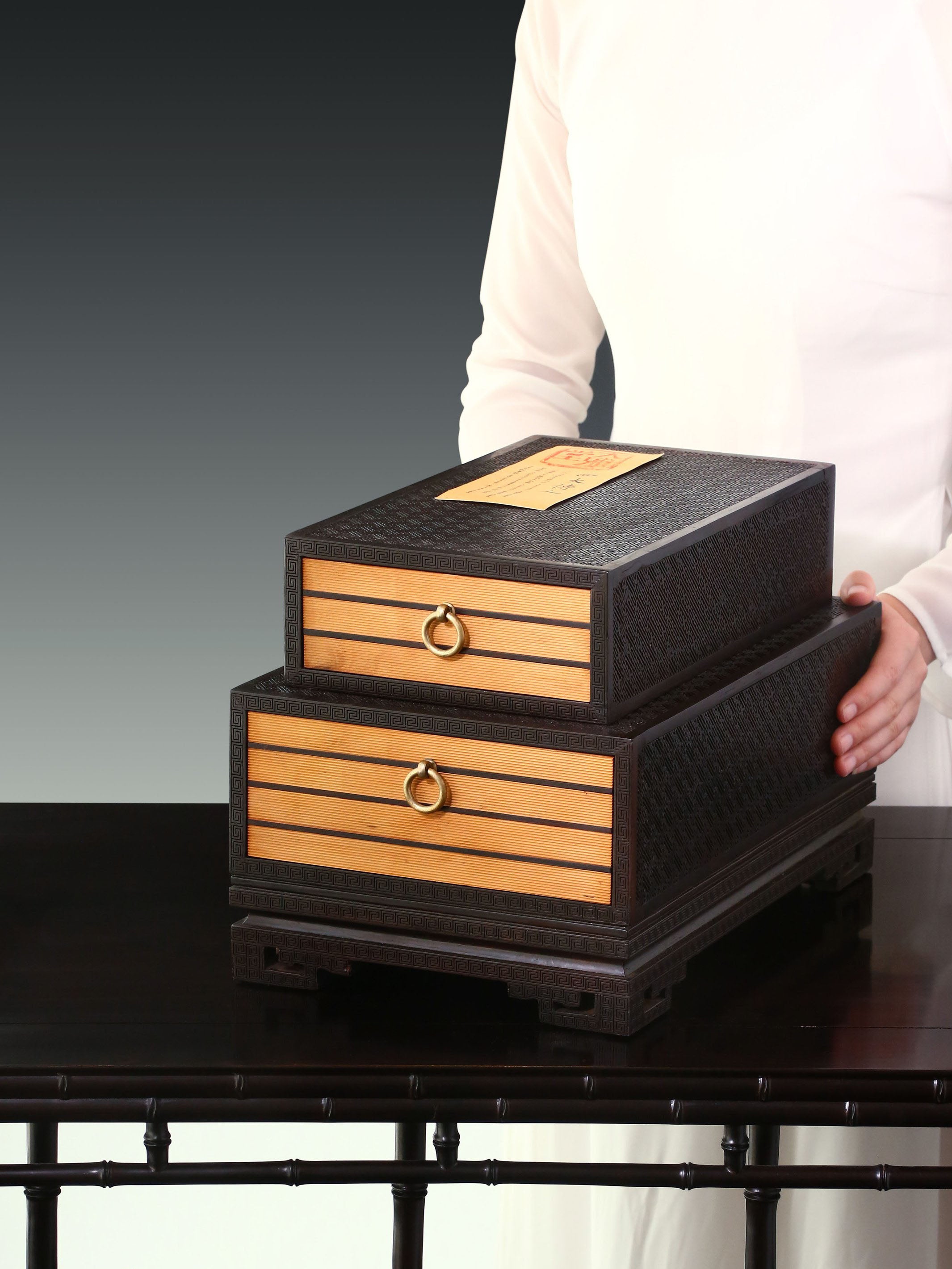 Large-leaf rosewood inlaid with boxwood scroll-shaped tea box