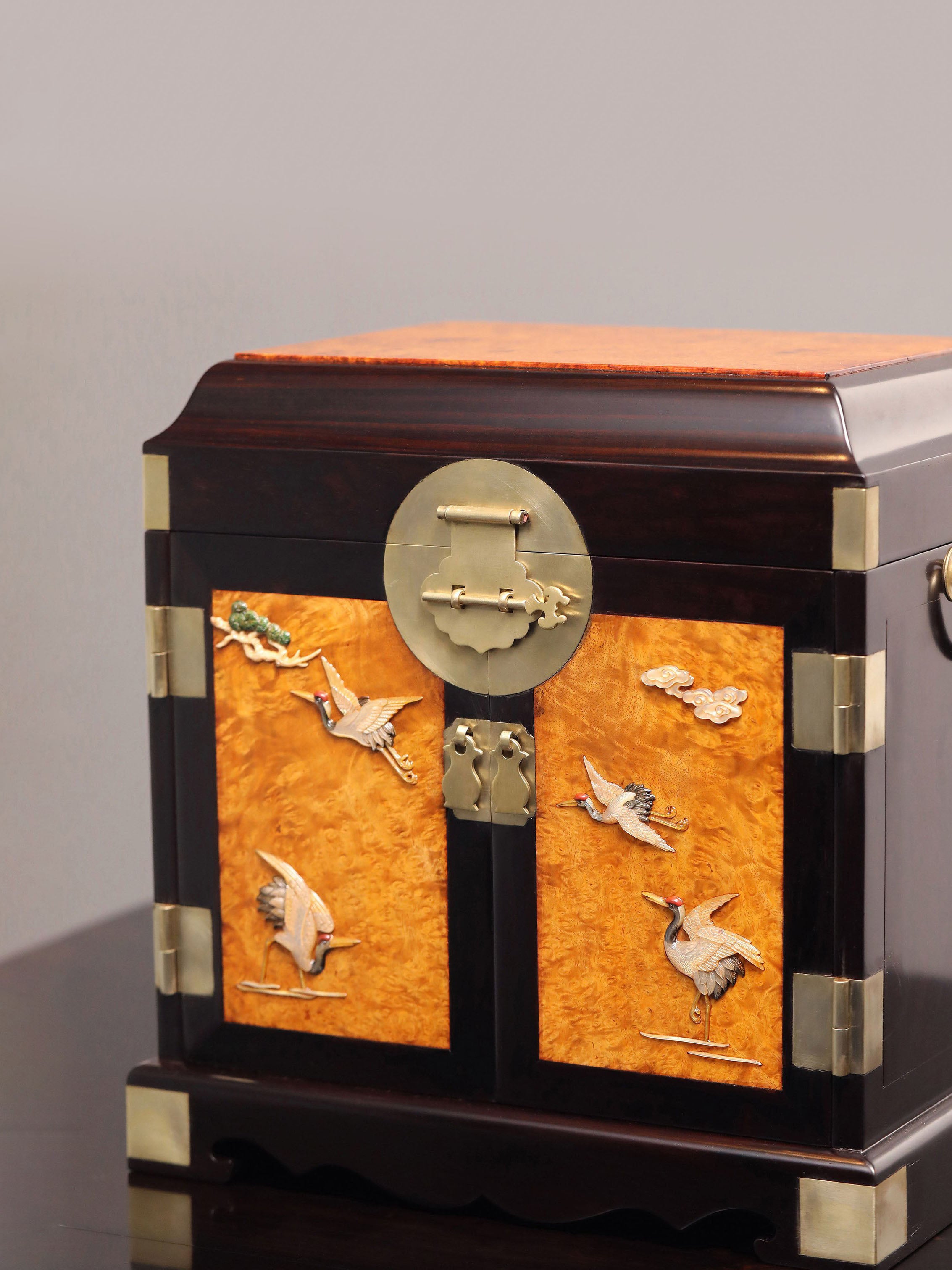 inlaid with pine and crane motifs, official leather box