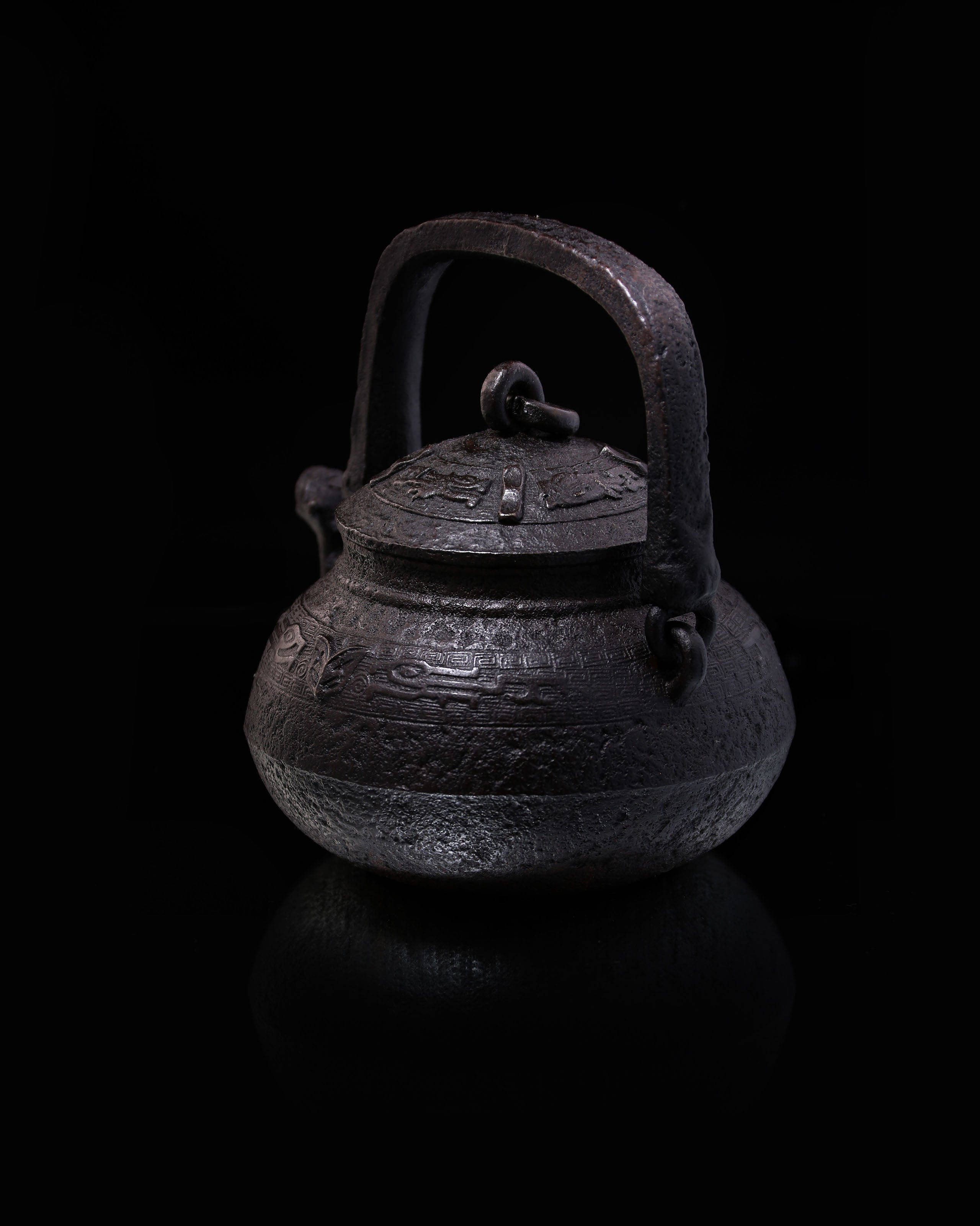 Second Generation Qin Zangliu / First Generation Zangliu Beast Mouth Iron Kettle