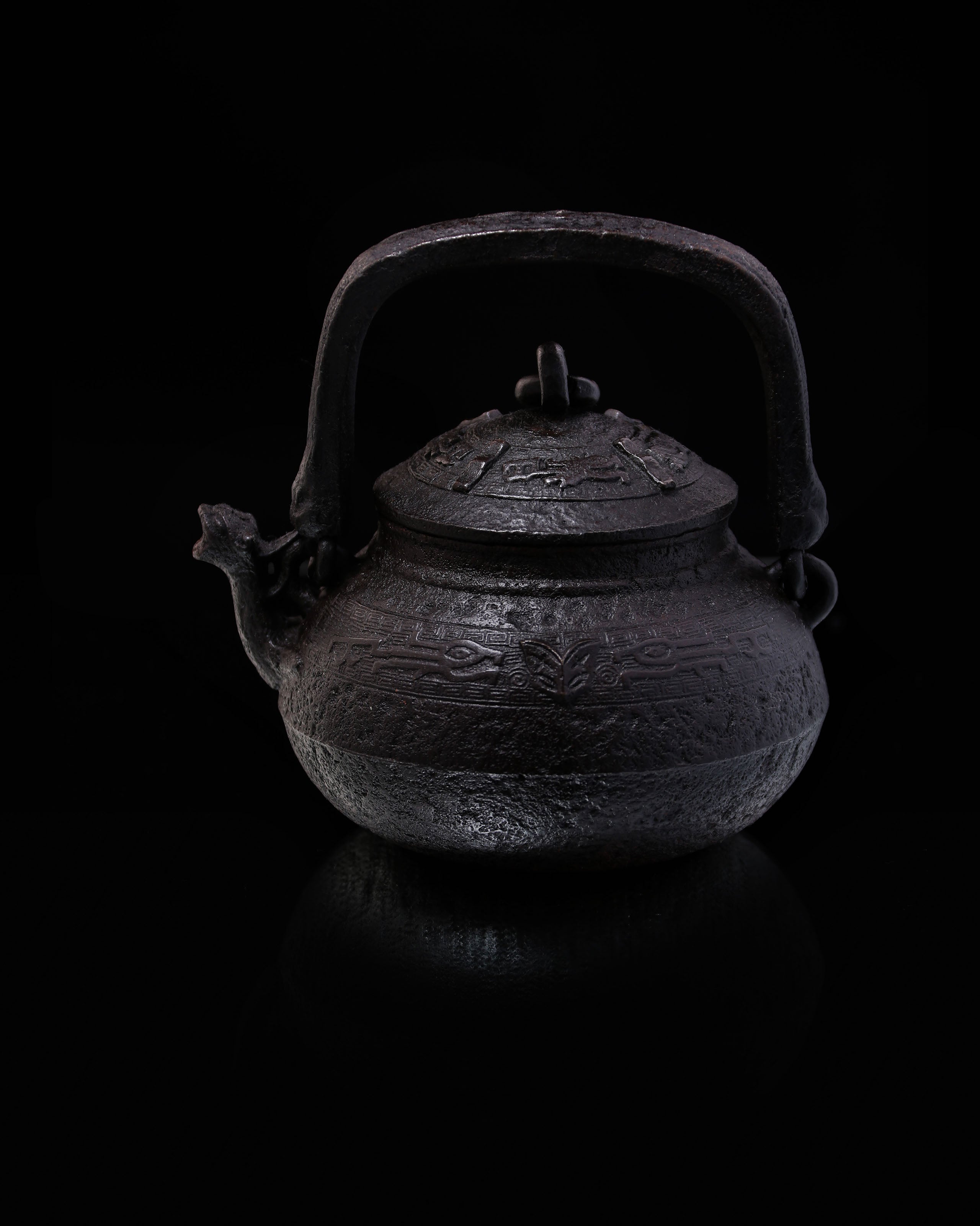 Second Generation Qin Zangliu / First Generation Zangliu Beast Mouth Iron Kettle