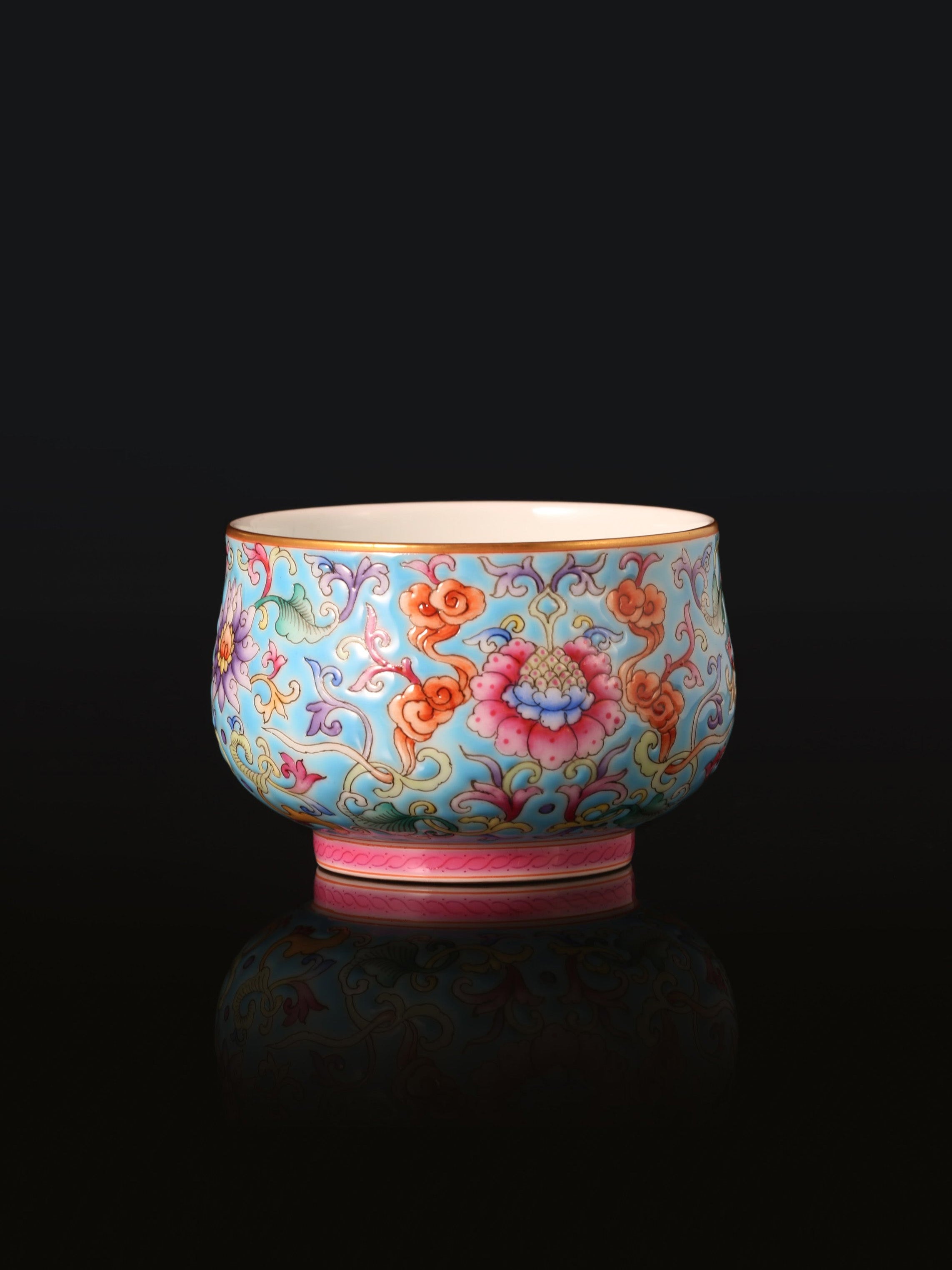 Dayazhai Enamel-Painted Luohan Cup with Entwined Lotus Flower Design