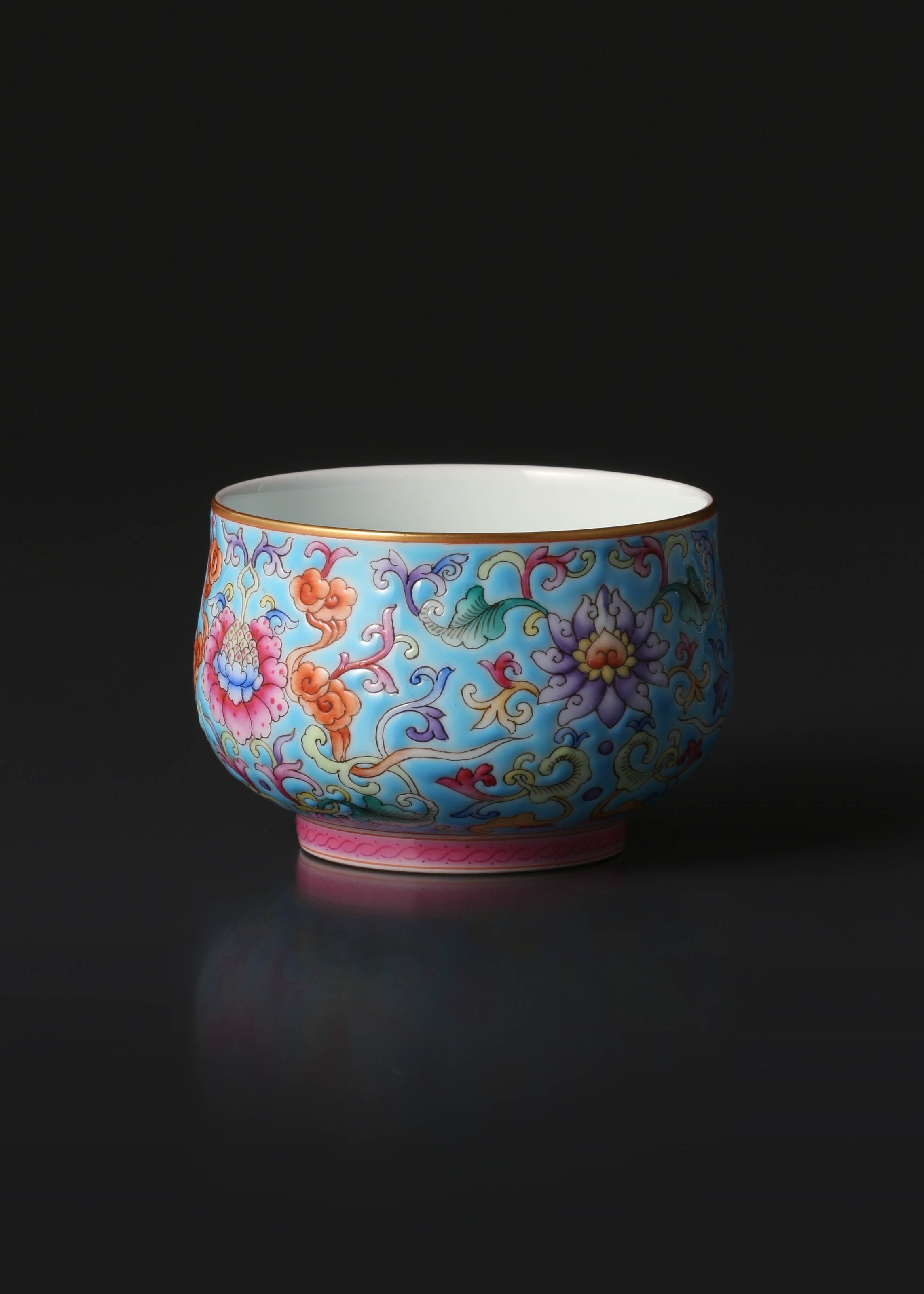 Dayazhai Enamel-Painted Luohan Cup with Entwined Lotus Flower Design