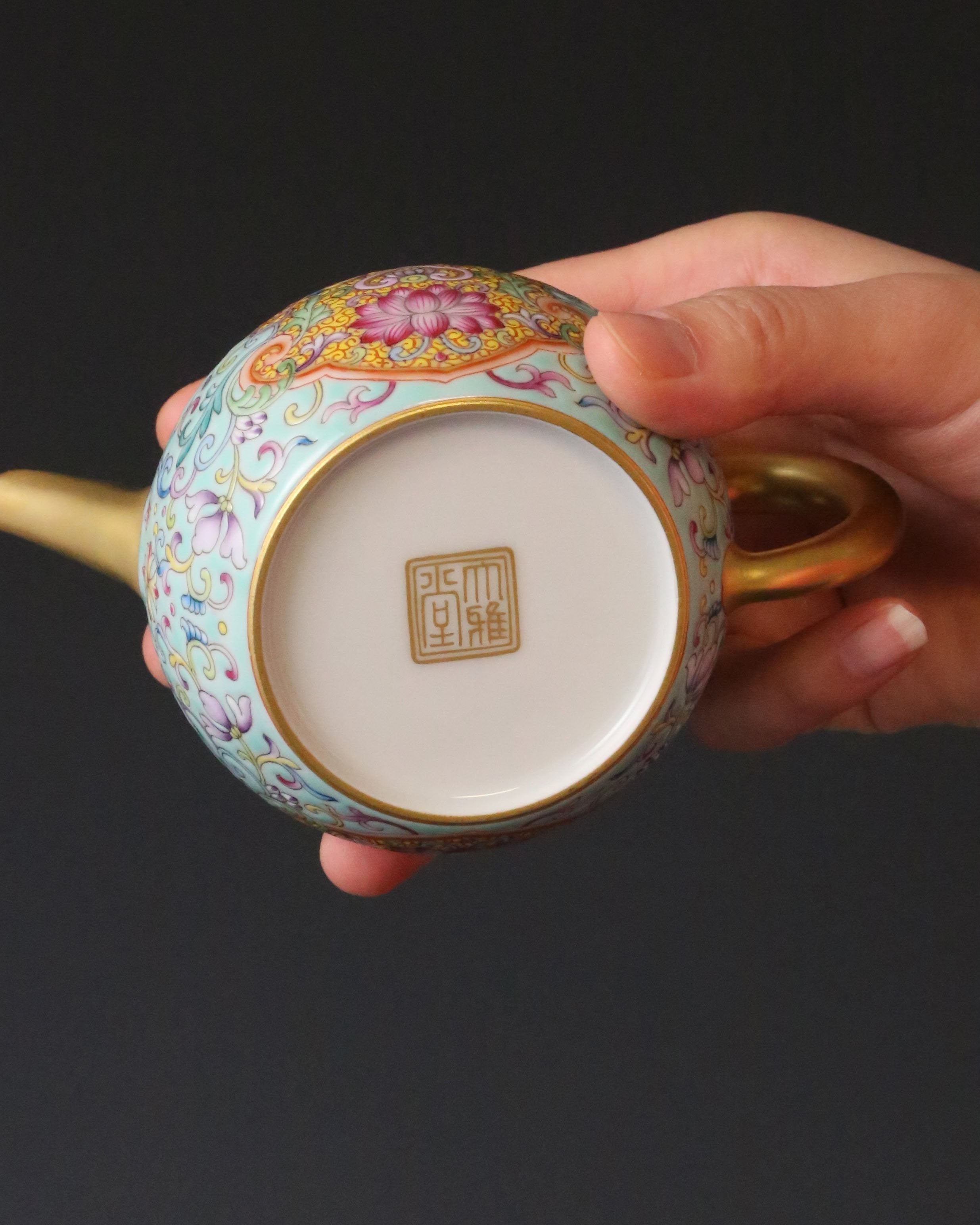 Dayazhai Enamel Lotus Pattern Teapot