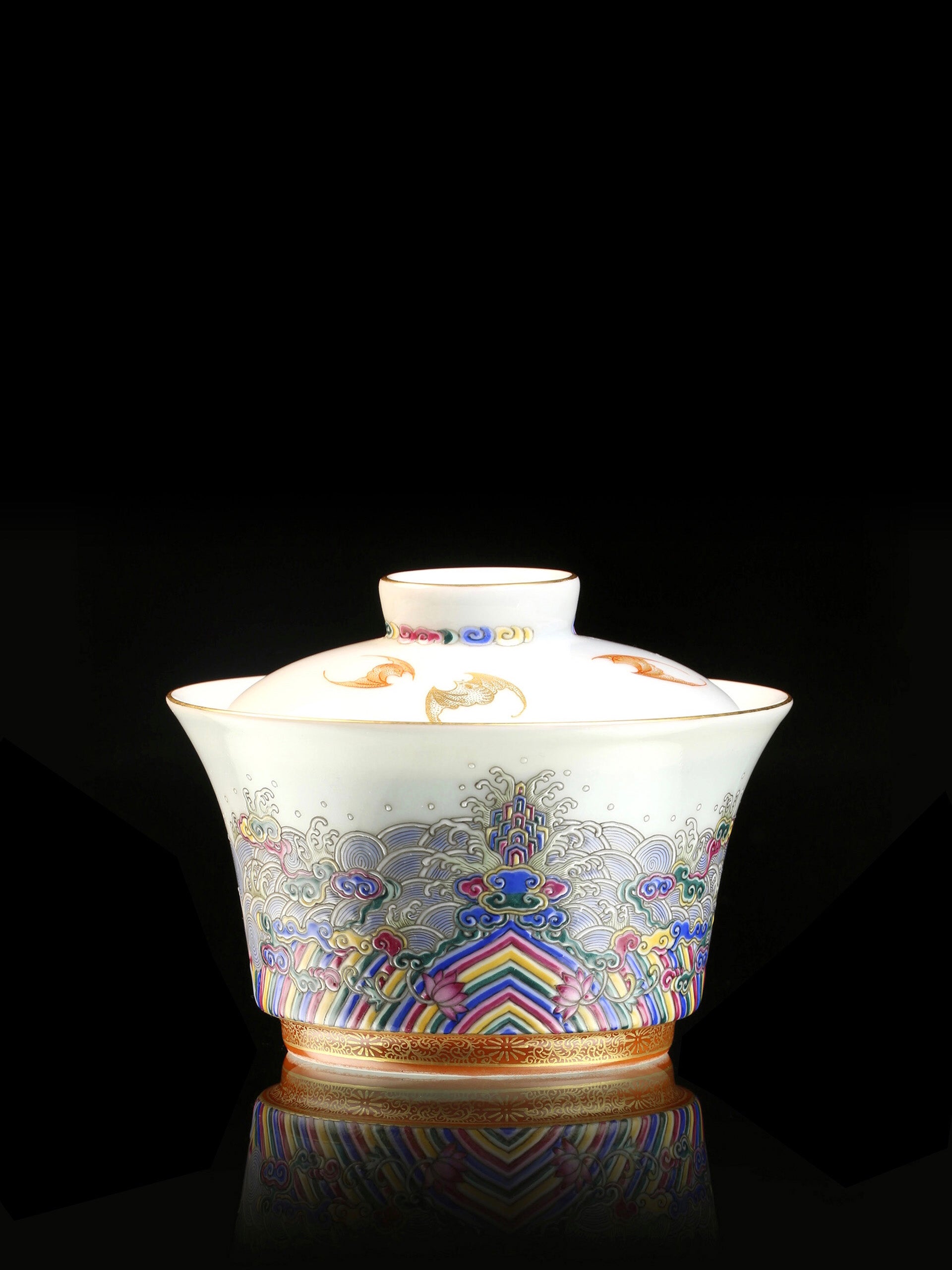 Enamel-painted covered bowl/cup with the motif of blessings and longevity