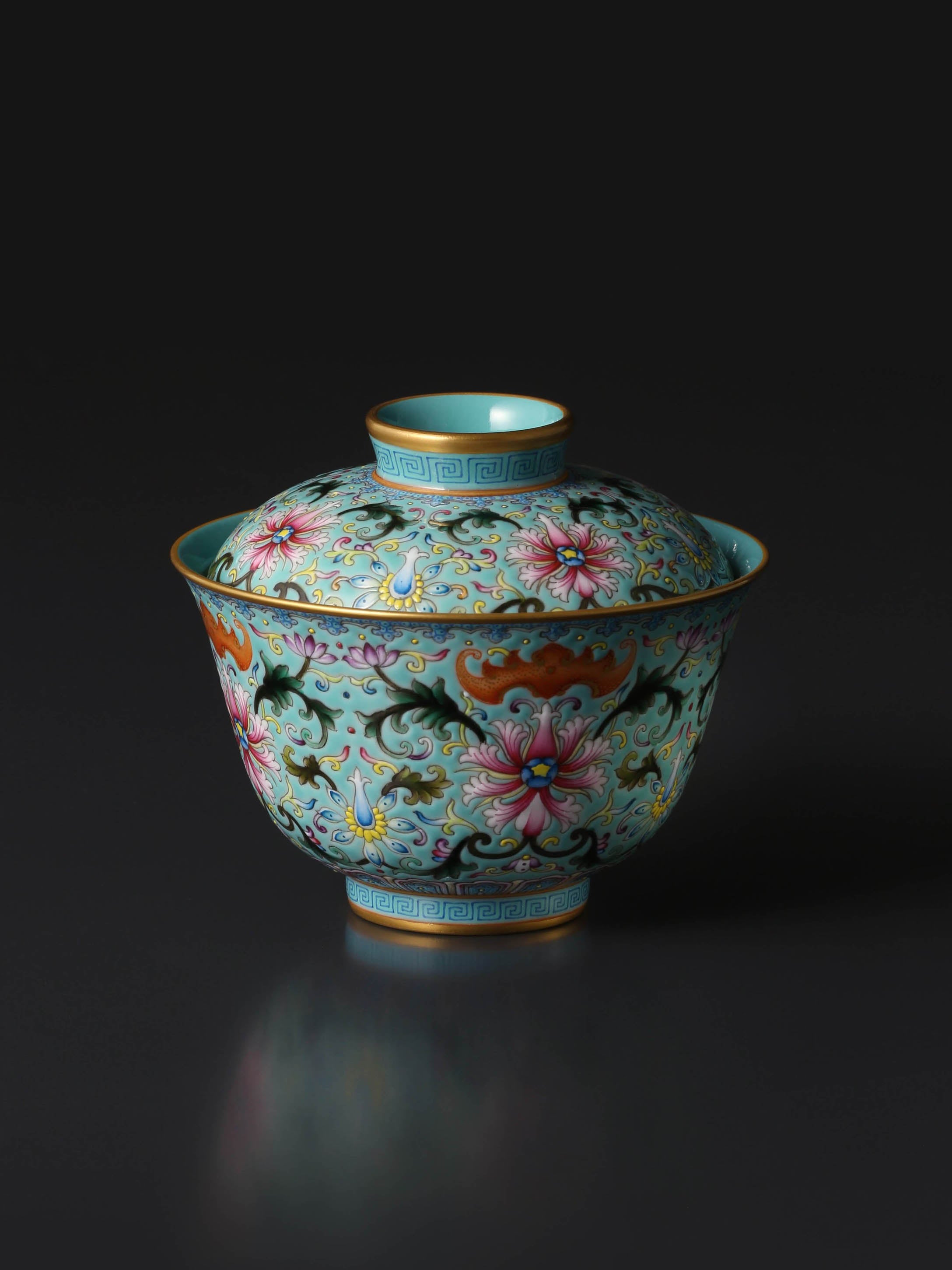 Dayazhai Enamel-Painted Covered Bowl with Prosperity