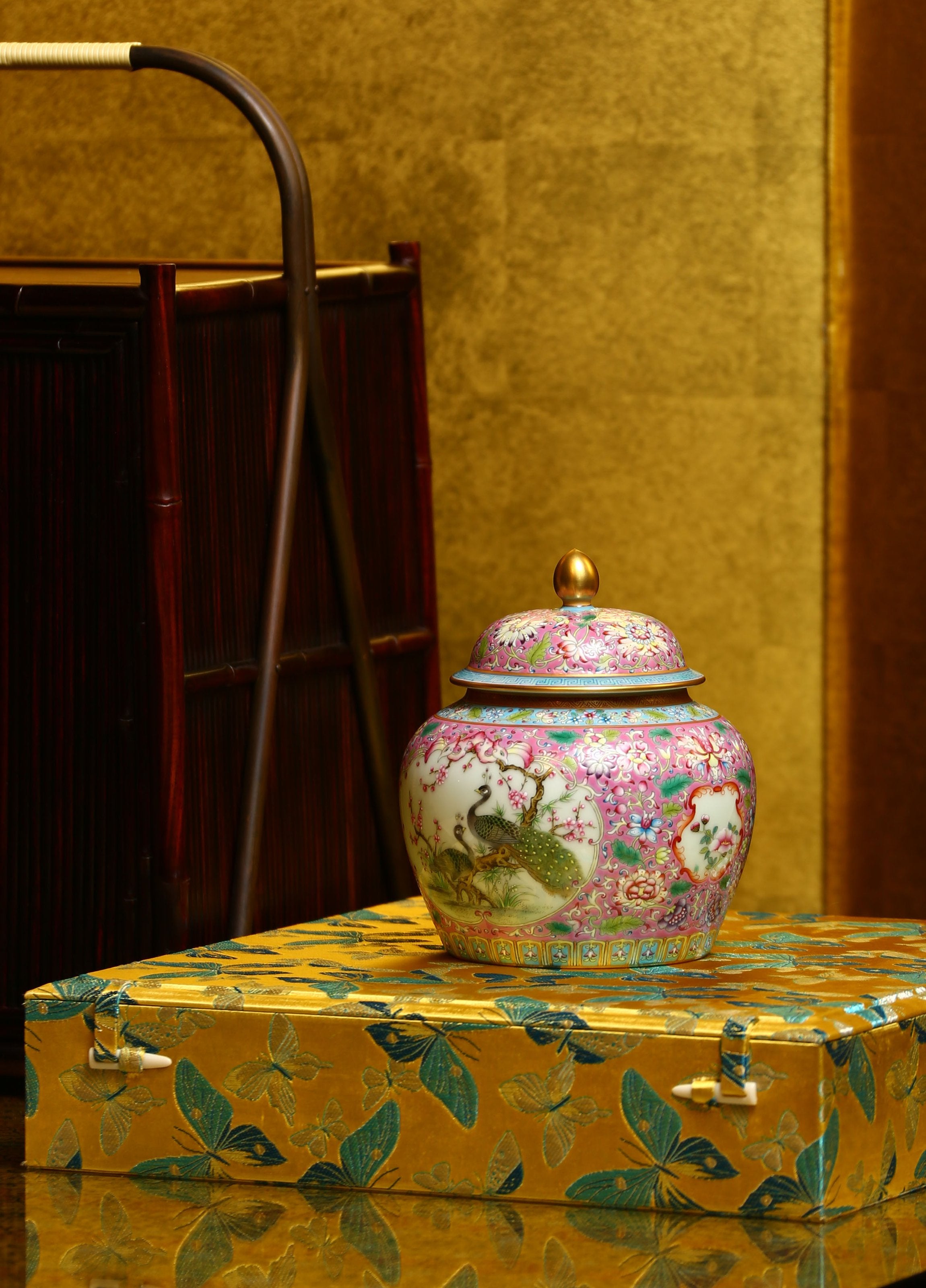 Enamel-painted tea caddy with openwork floral and bird design