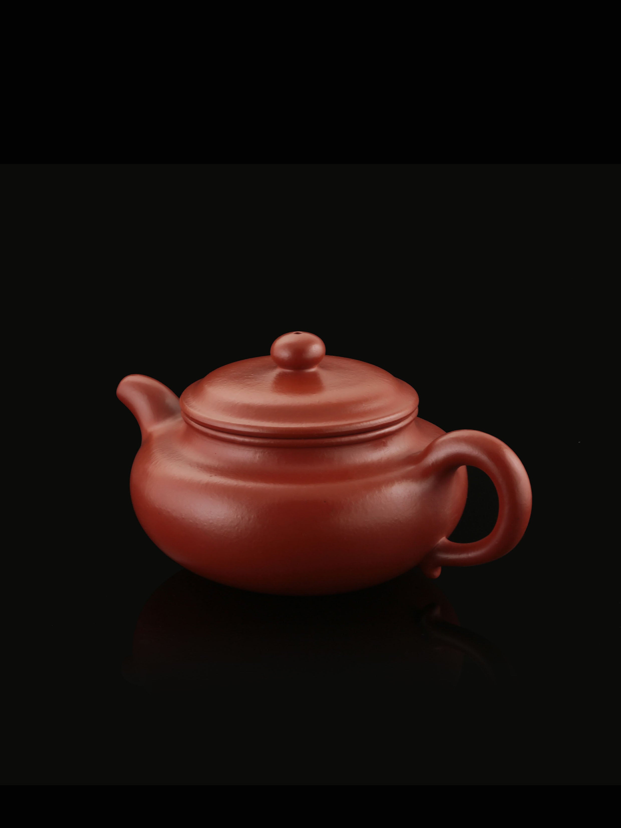 Antique-style teapot