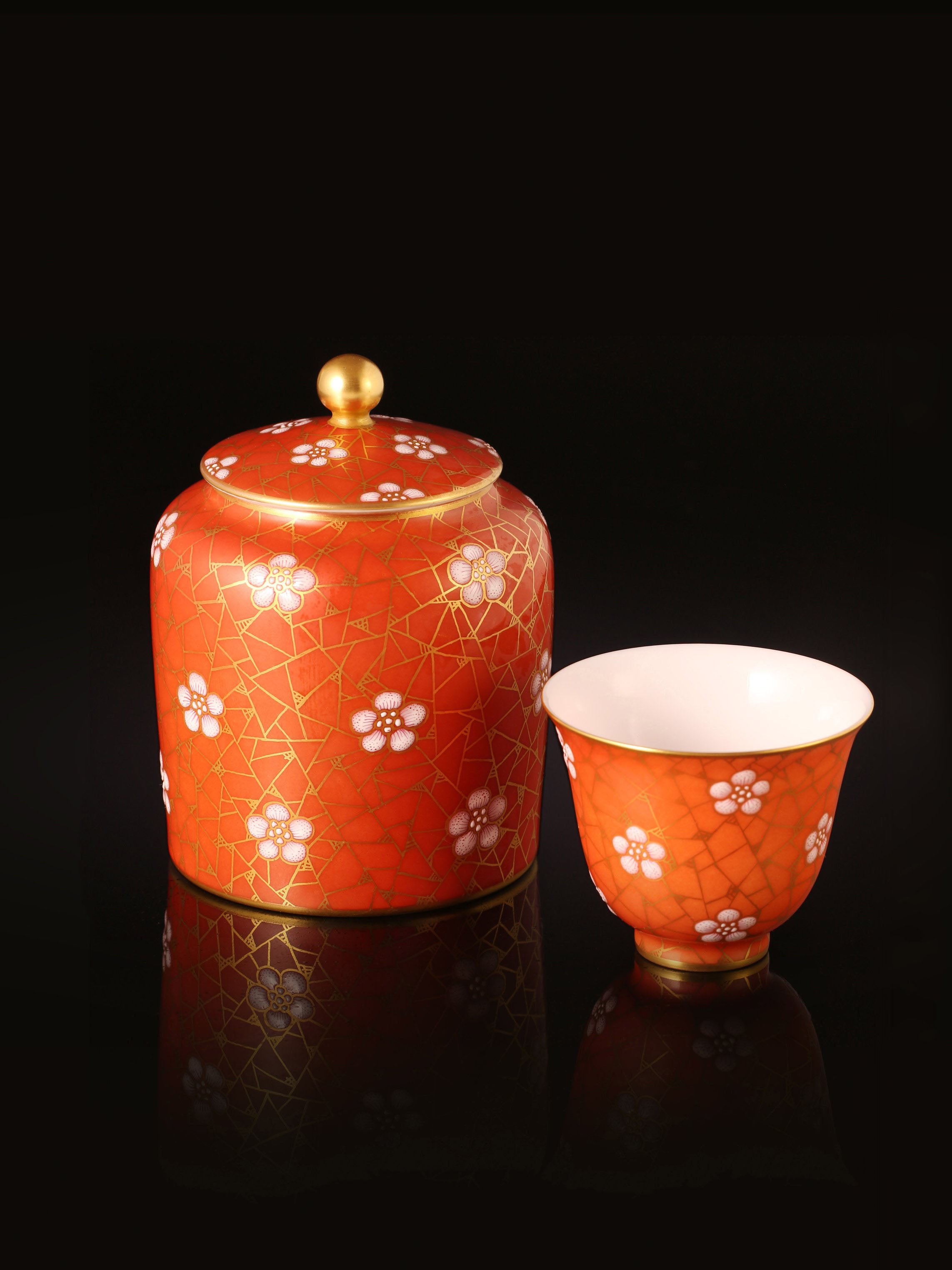Iron-red and white plum blossom ice pattern tea cup