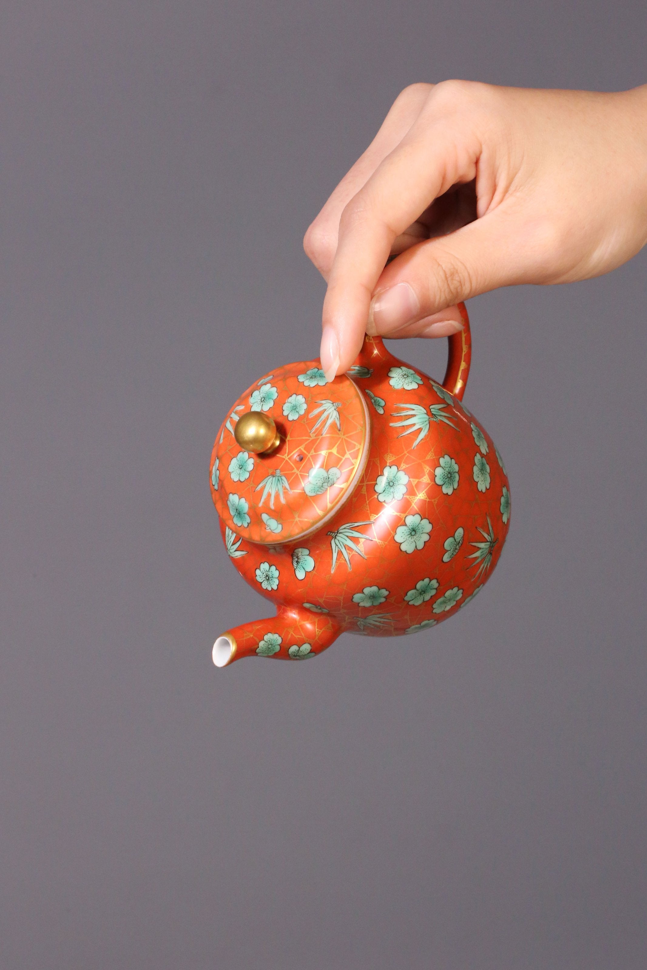 Iron-red Ice Plum Palace Lantern Pot