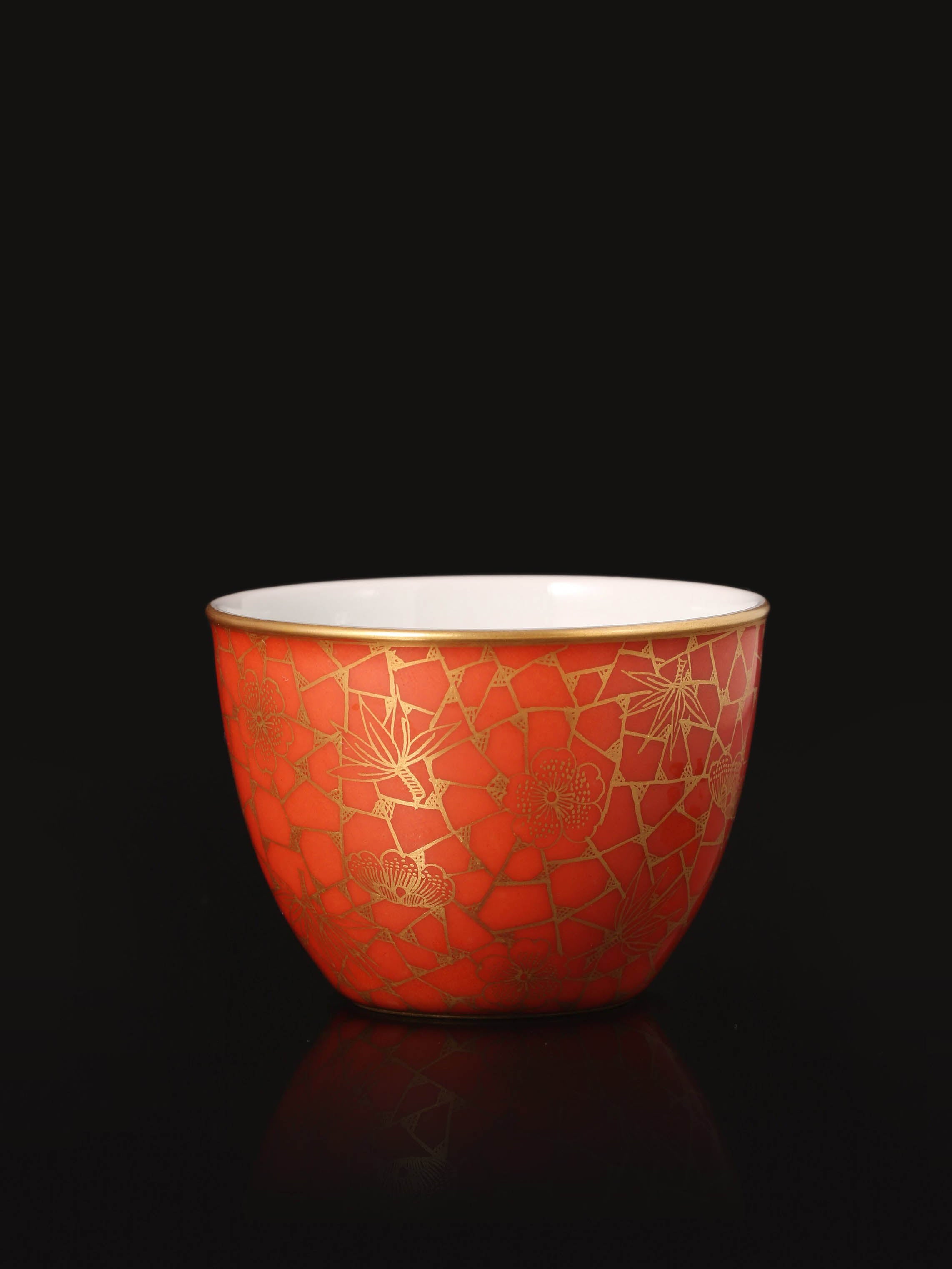 Iron-red plum blossom patterned jar cup