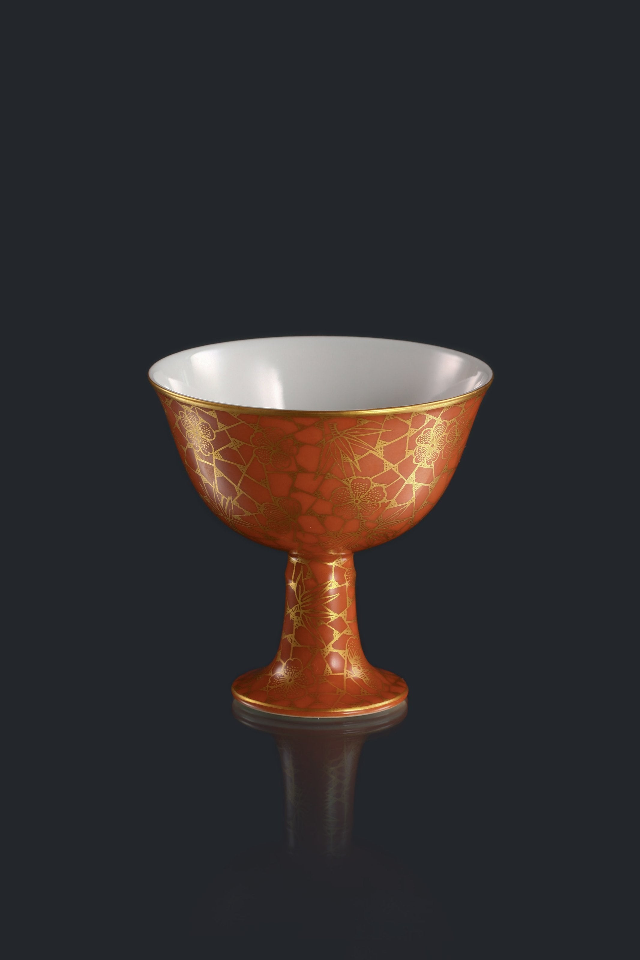 Iron-red plum blossom pattern stem cup