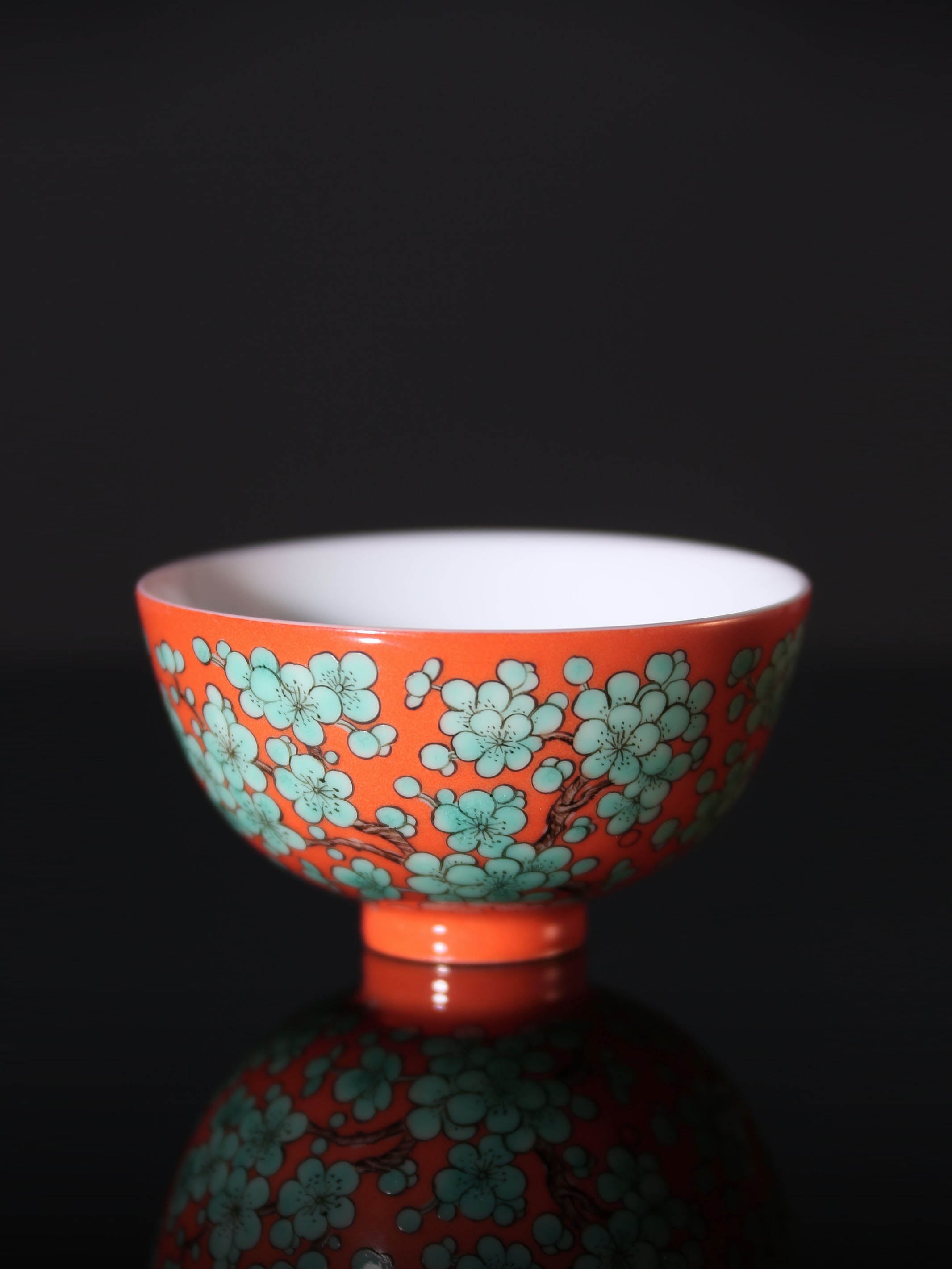Iron-red plum tea cup