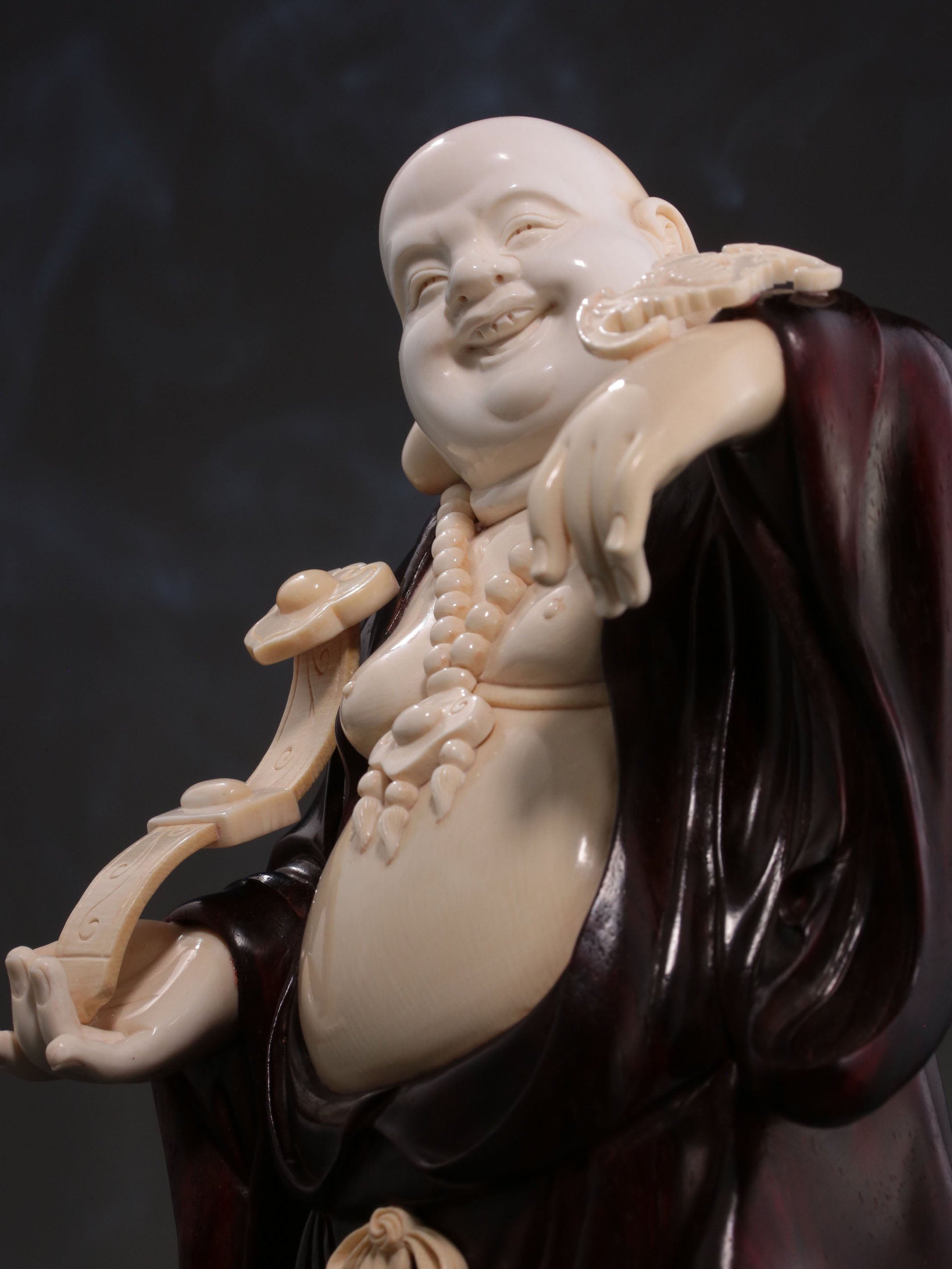 May your happiness be as boundless as the Eastern Sea, like that of Maitreya Buddha.