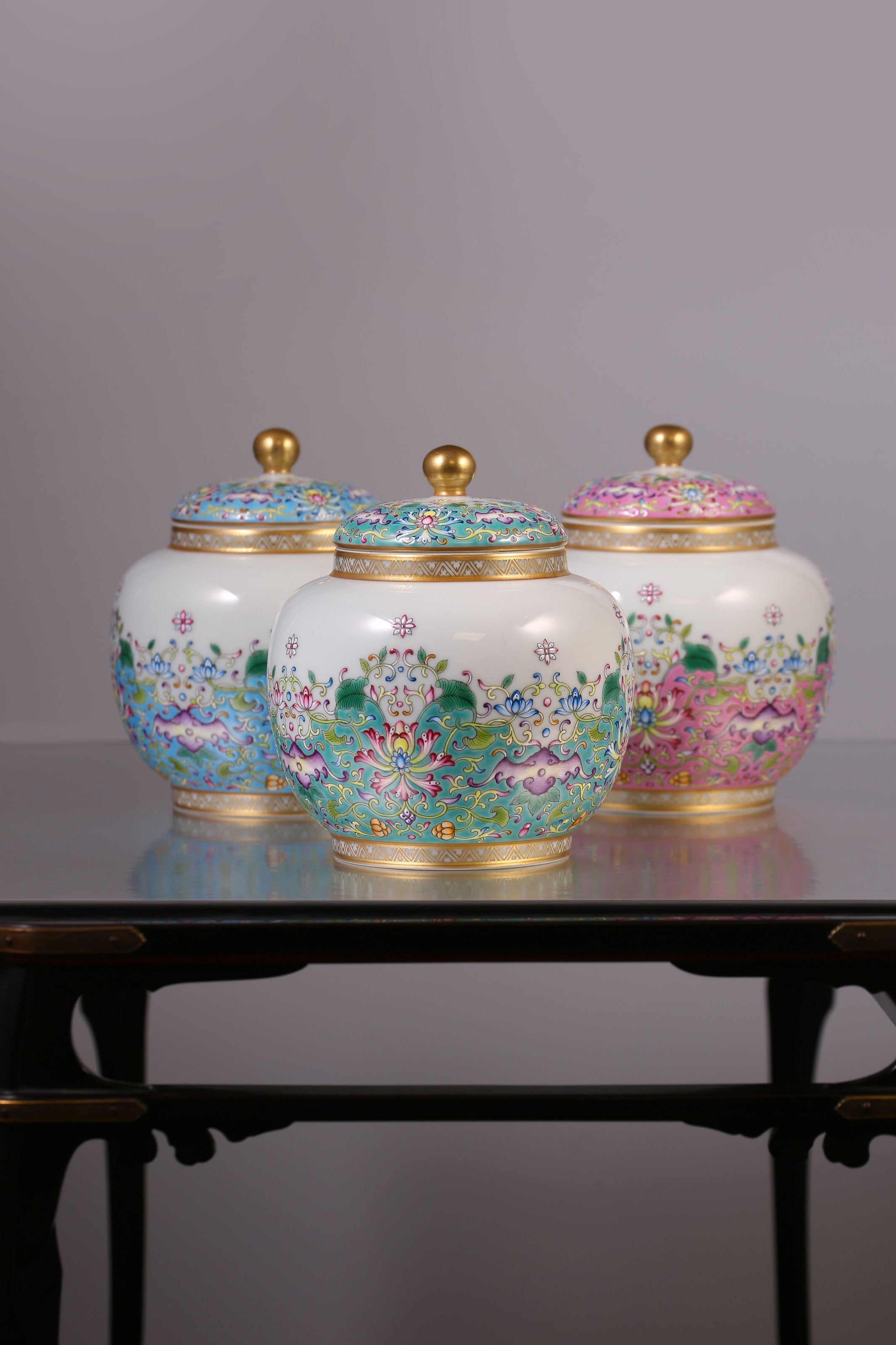The Dayazhai "Furui" Tea Jar with Scrolling Baoxiang Flower Motif