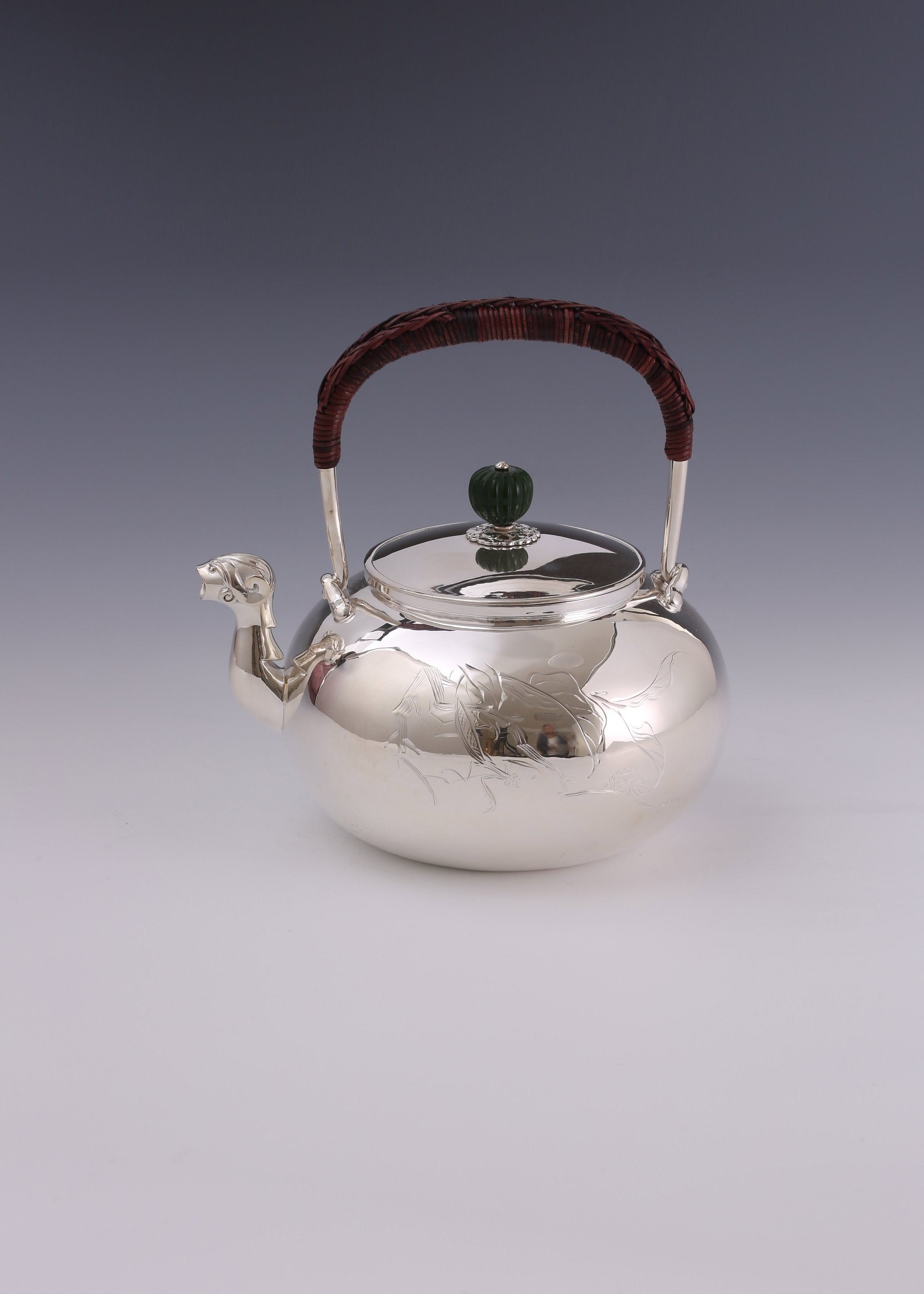 Plain silver ewer with animal-shaped mouth