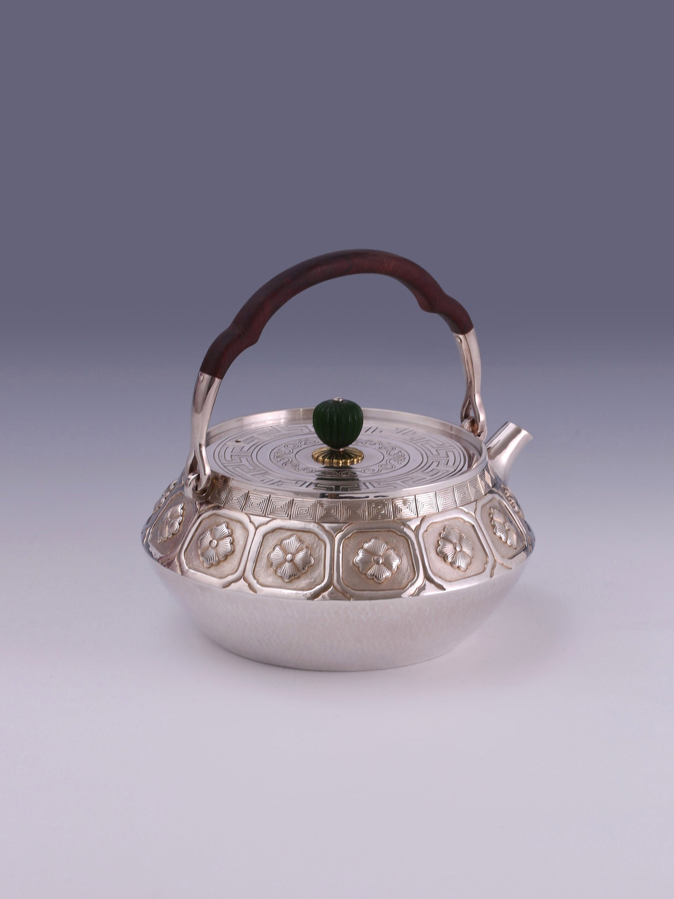 Begonia wood handle mercury kettle