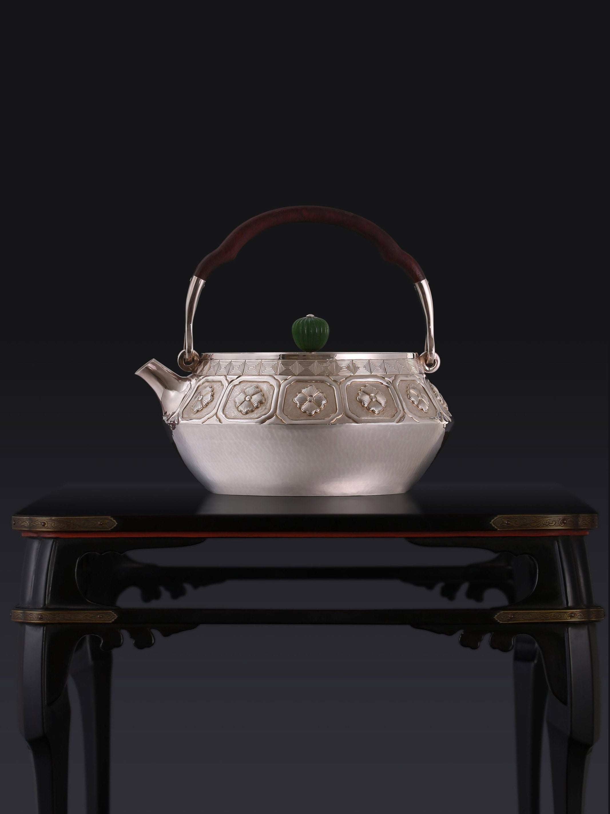 Begonia wood handle mercury kettle