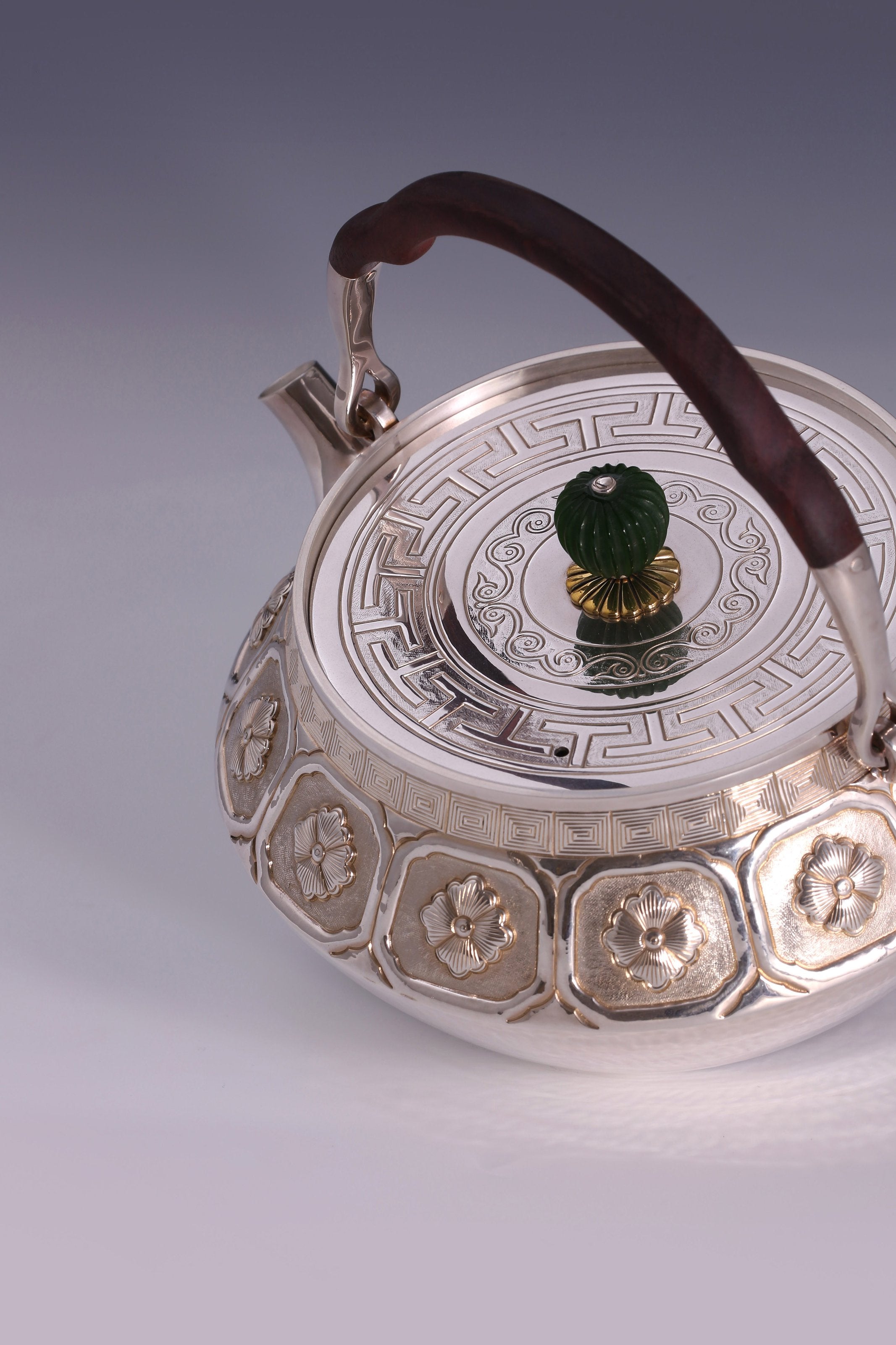 Begonia wood handle mercury kettle