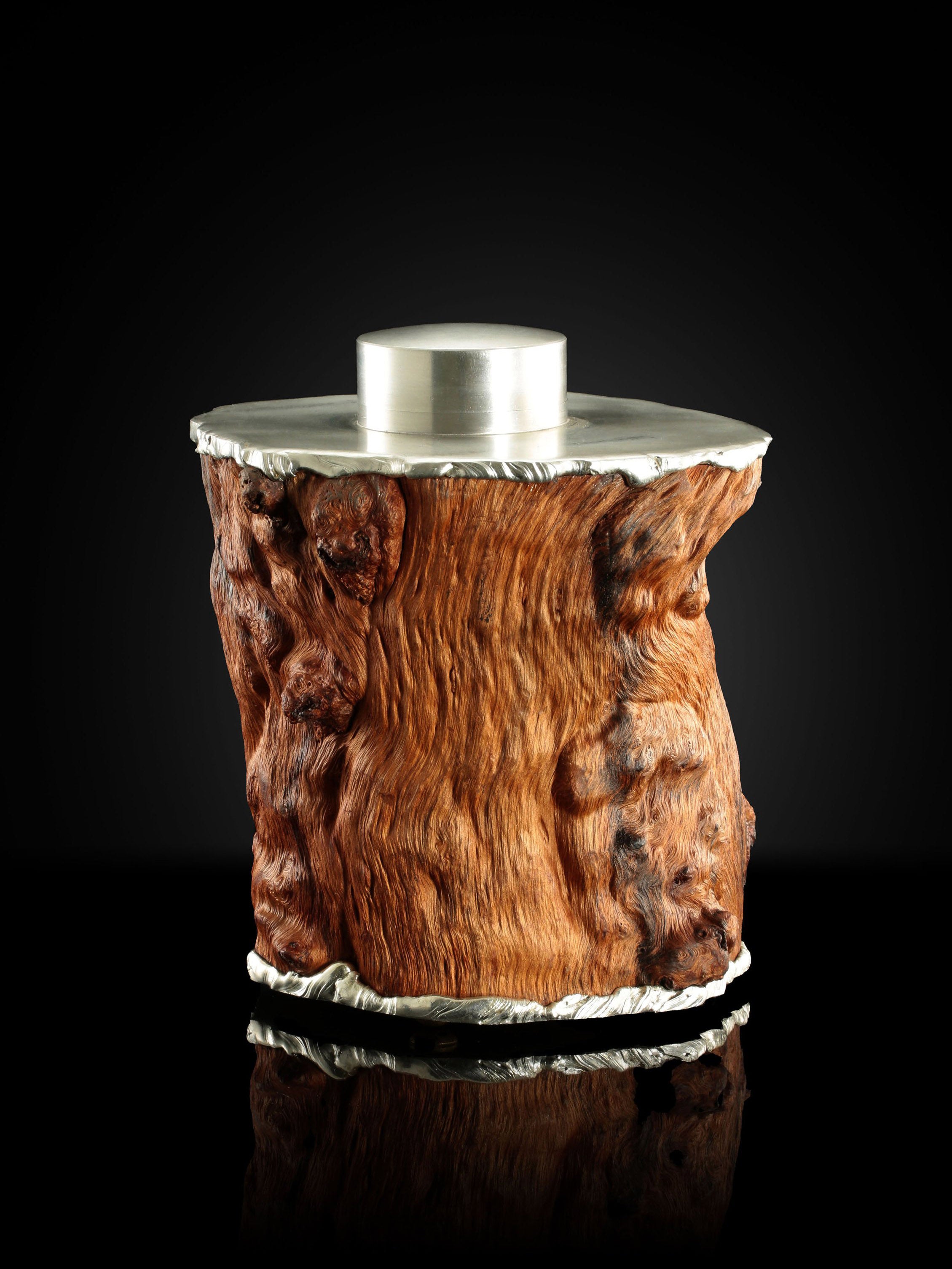 Crane-bone pine-shaped tin-carved burl wood tea caddy