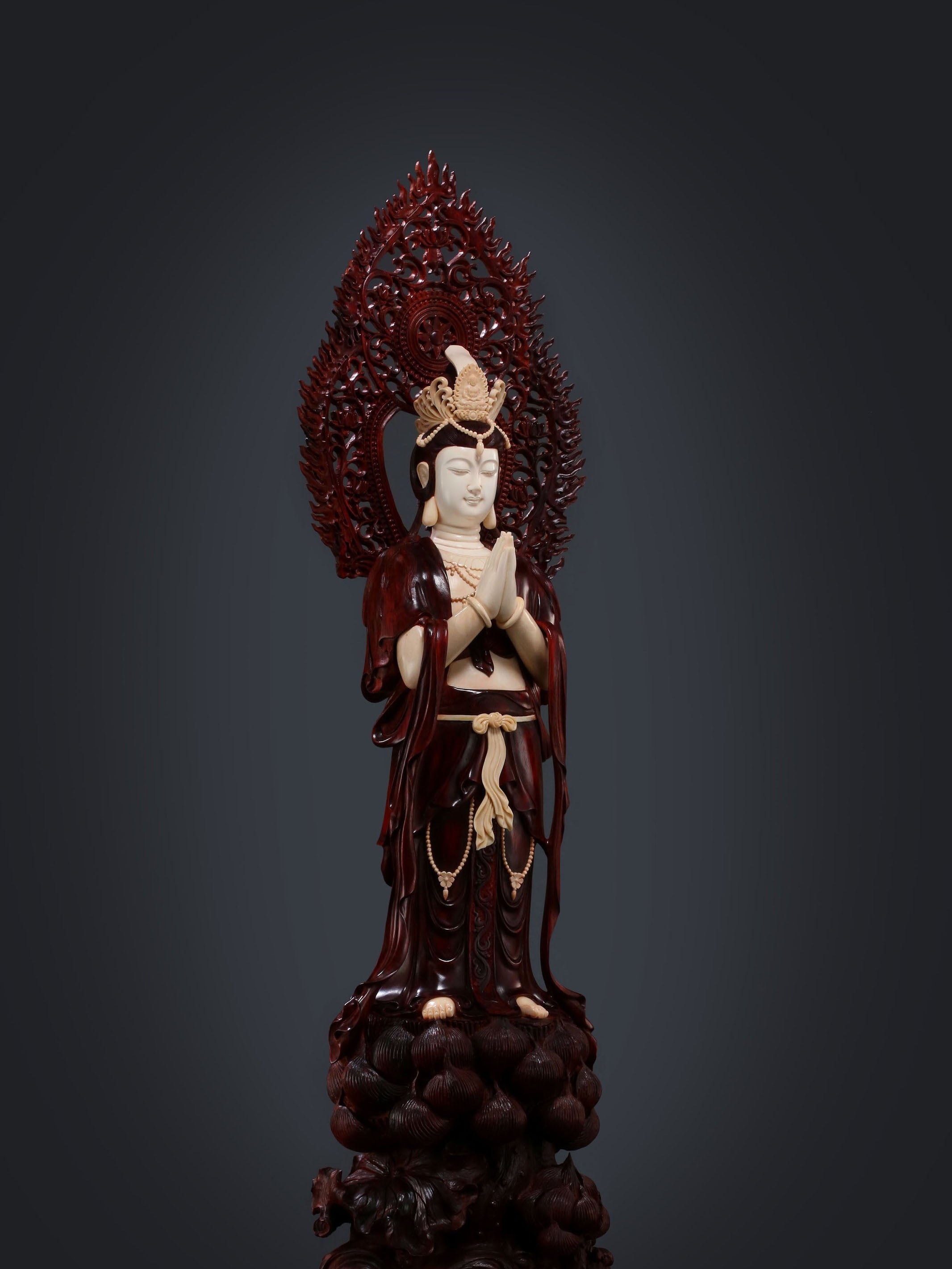 Guanyin with hands clasped