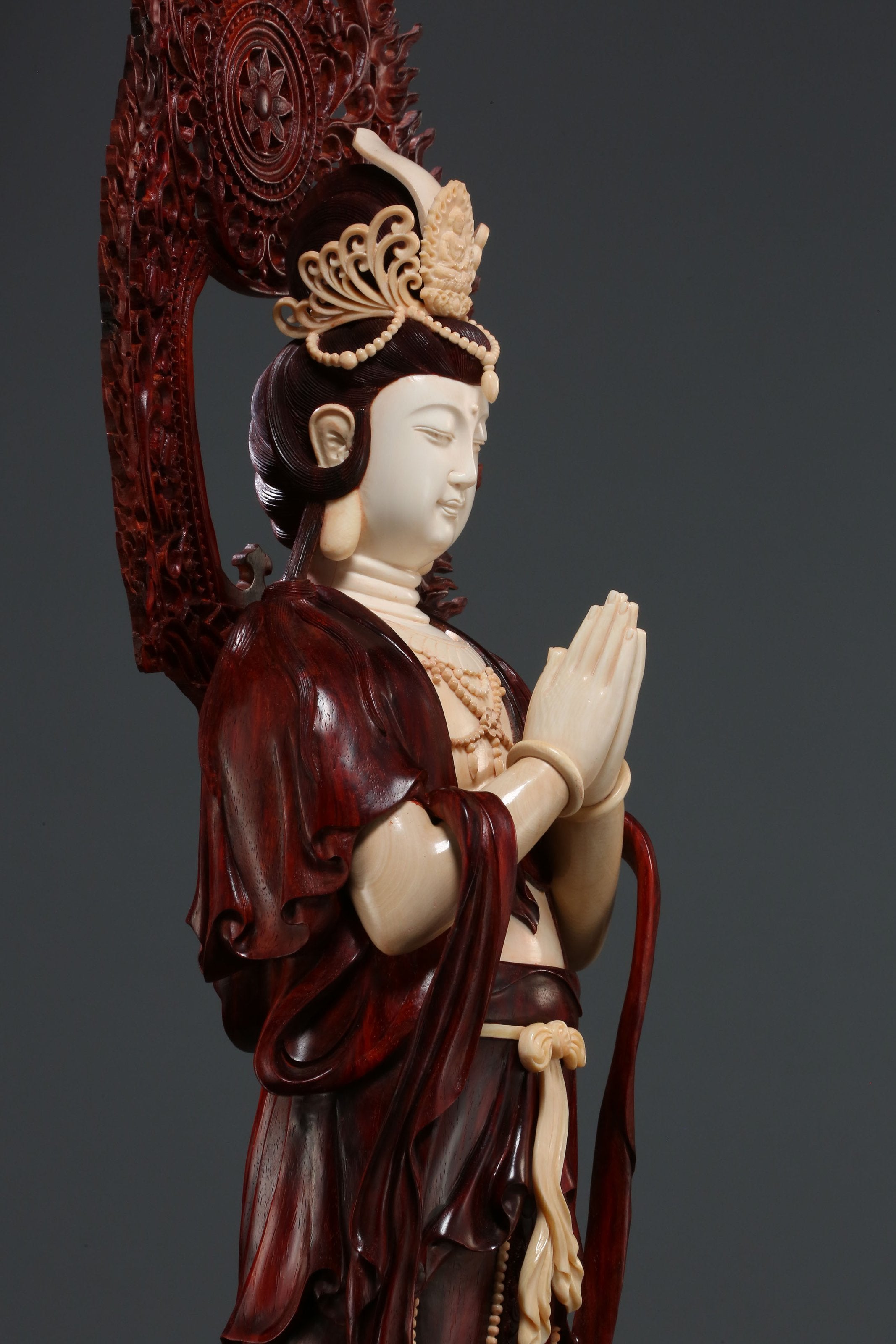 Guanyin with hands clasped