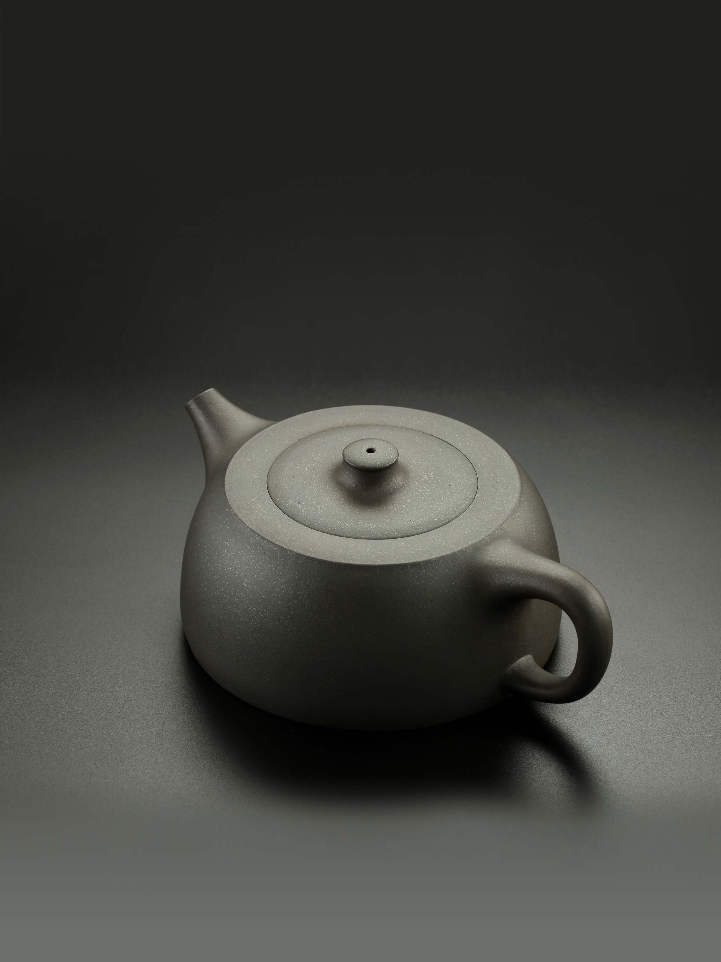 Restoration of the well-shaped teapot
