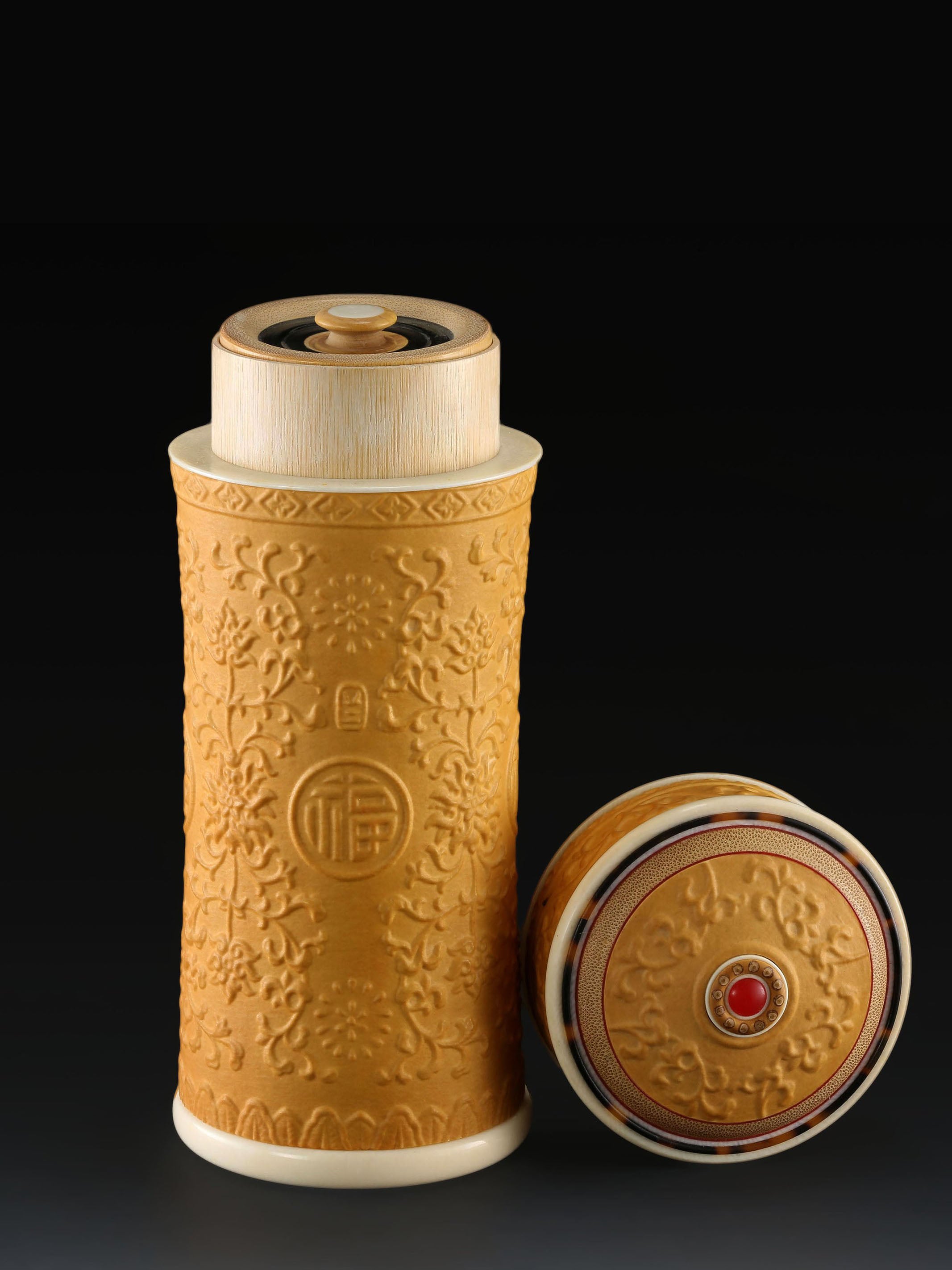 Gourd-shaped tea canister for good fortune and longevity