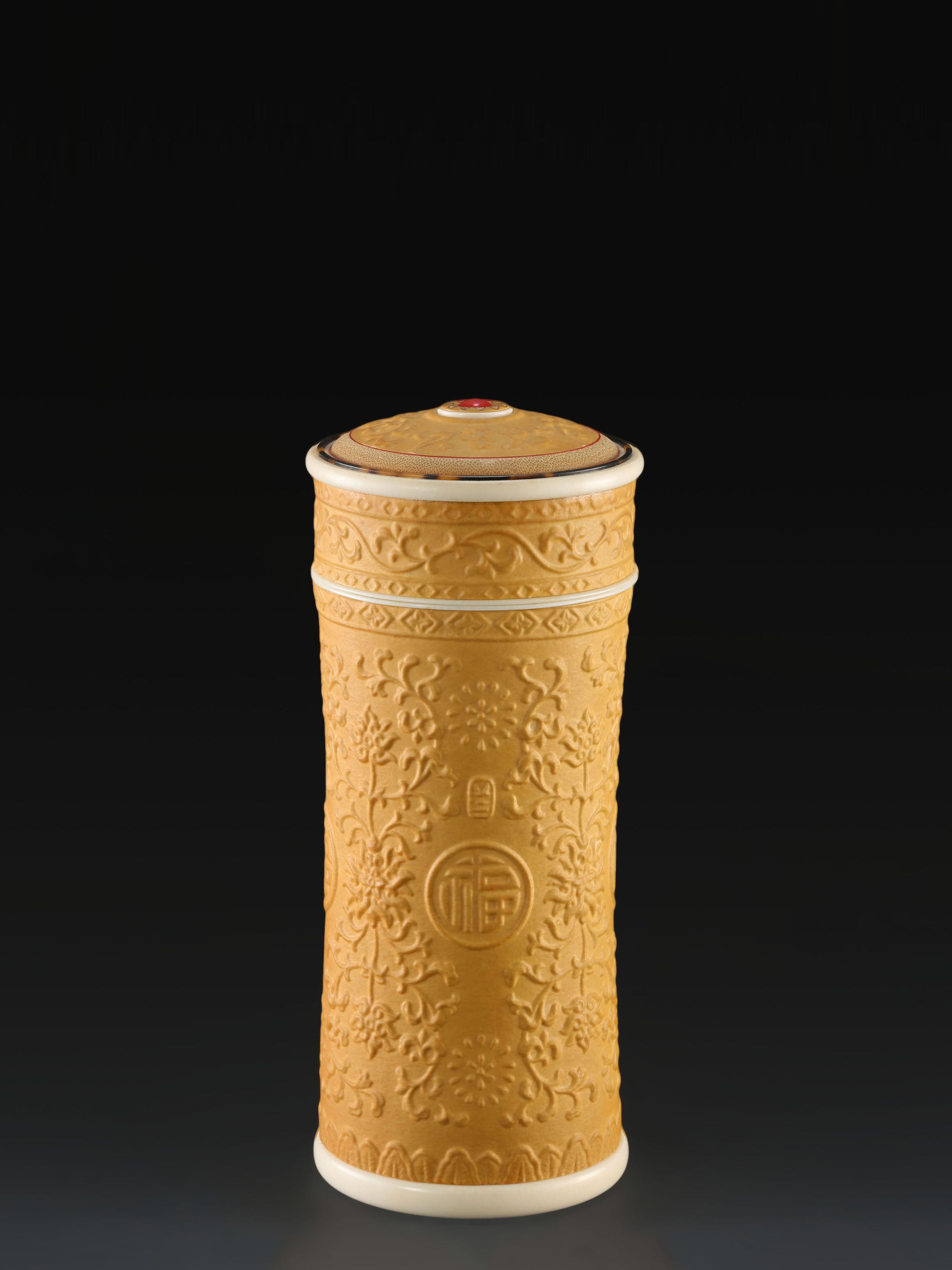 Gourd-shaped tea canister for good fortune and longevity