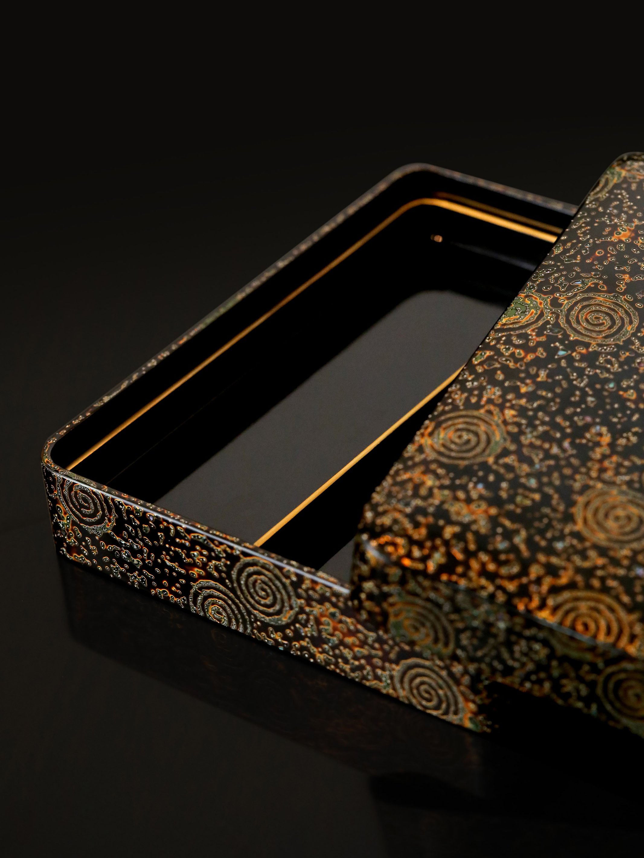 Japanese Tsugaru lacquer (pineapple lacquer) tea box