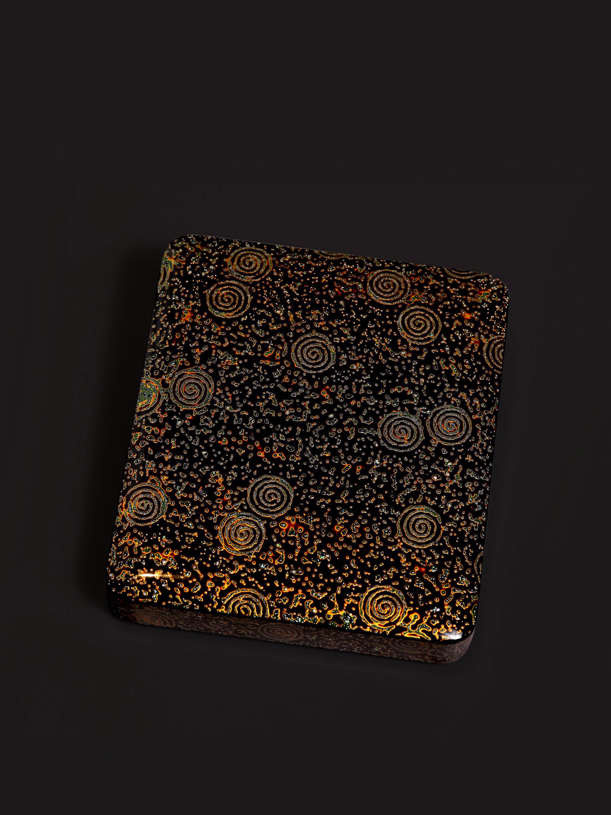 Japanese Tsugaru lacquer (pineapple lacquer) tea box