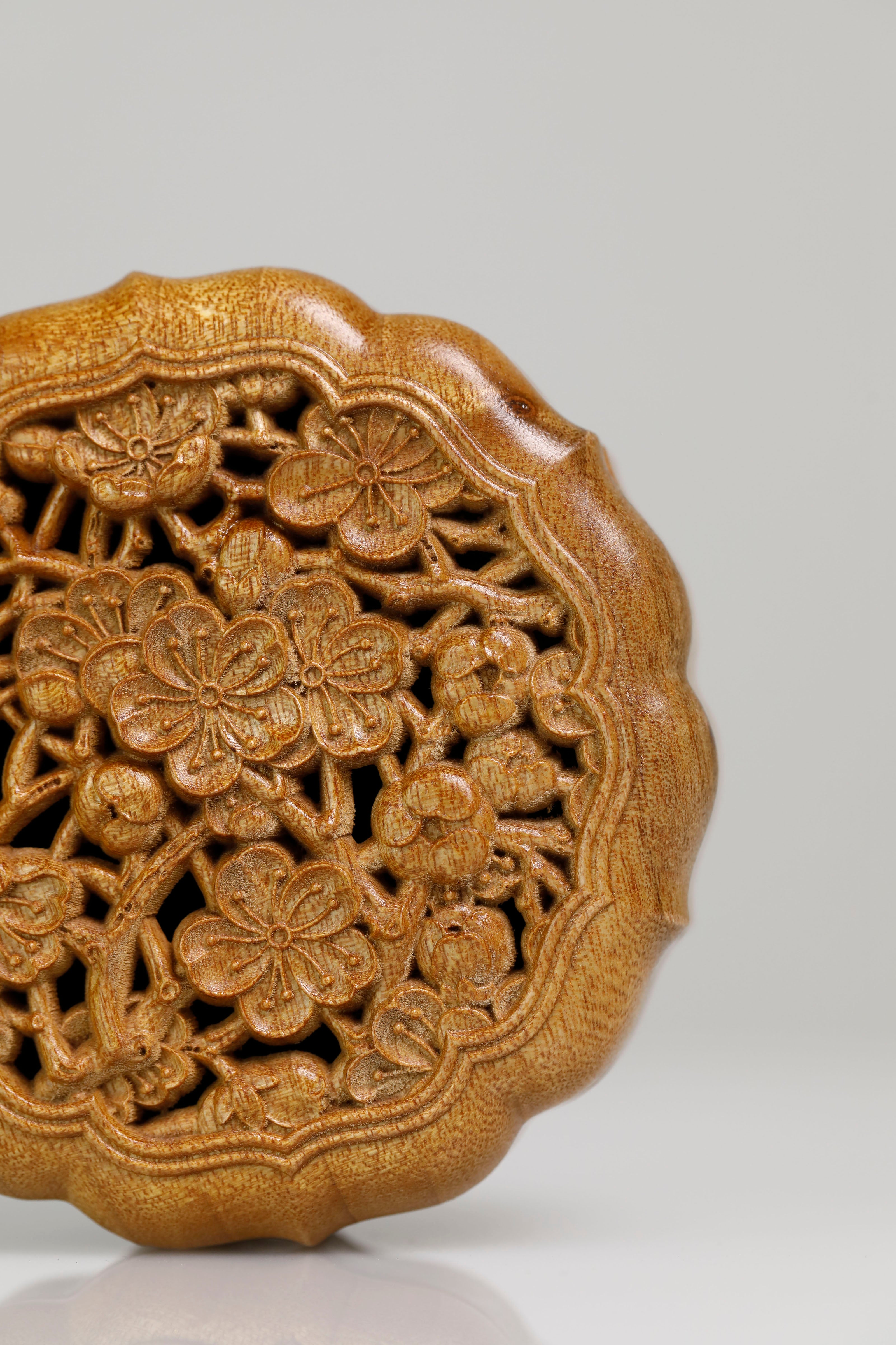Golden Phoebe zhennan hollowed-out hexagonal plum blossom incense box
