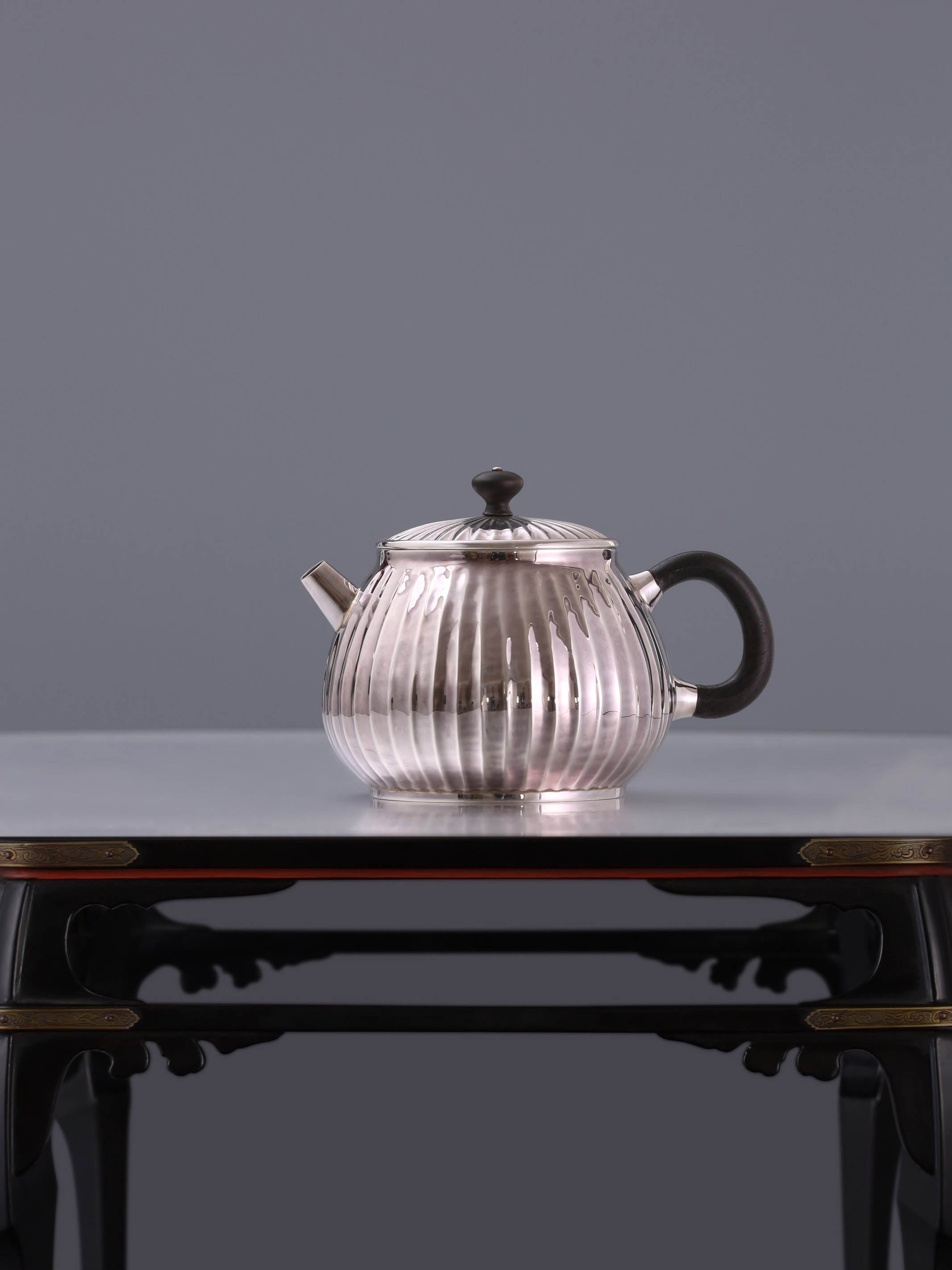Xi Shi Silver Teapot with Ribbed Pattern