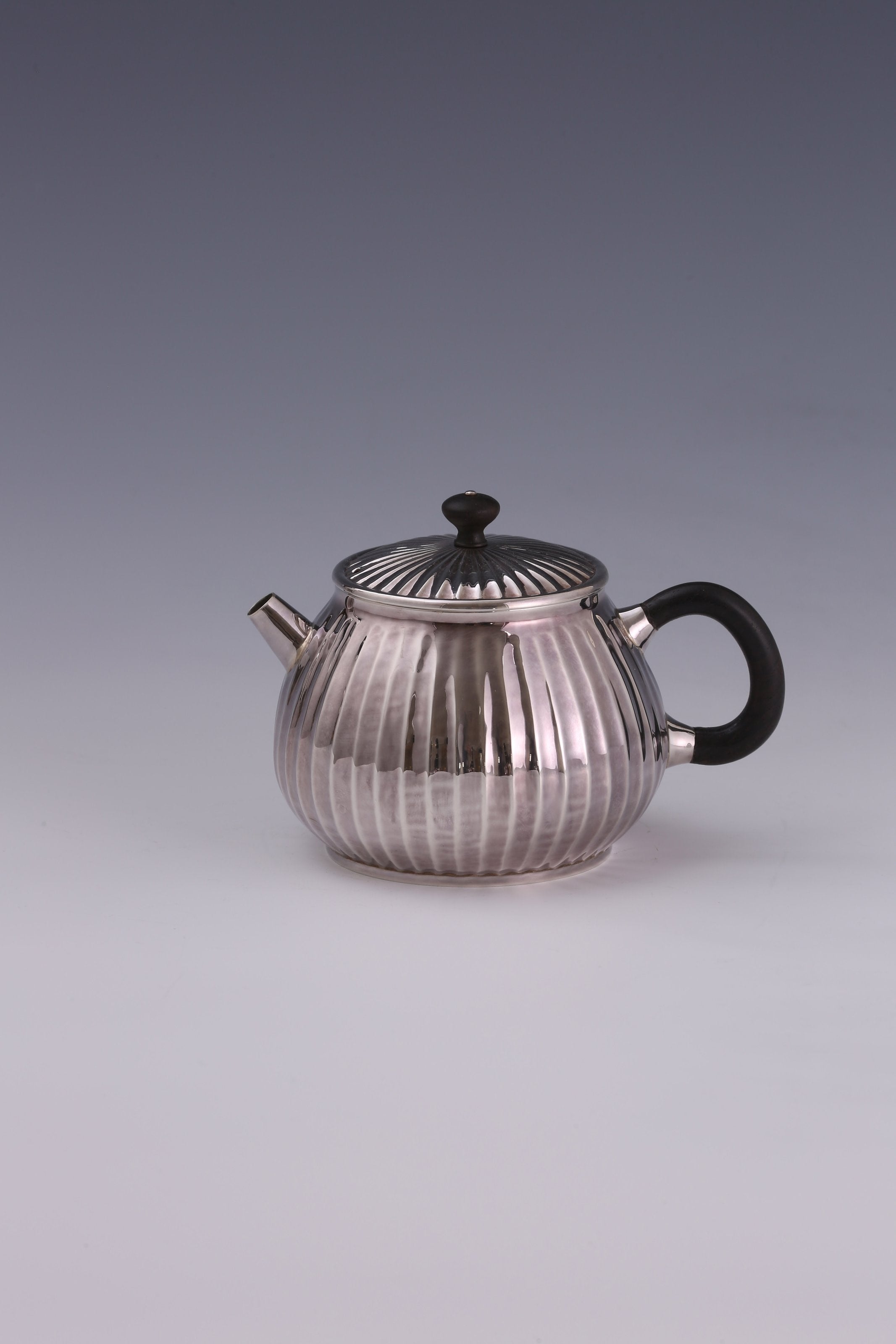 Xi Shi Silver Teapot with Ribbed Pattern