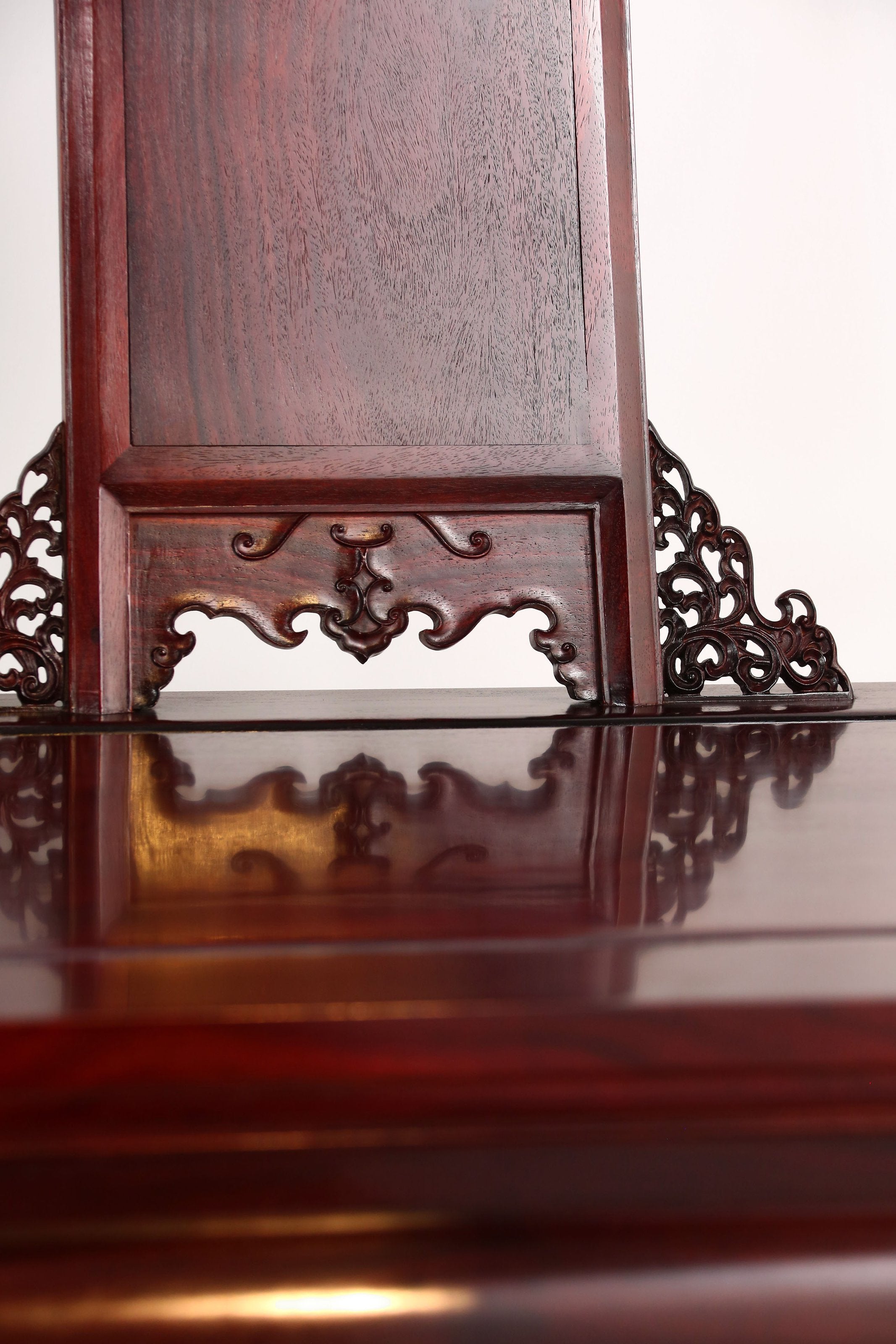 Small-leaf rosewood/Zambian rosewood scroll pattern waistband armchair