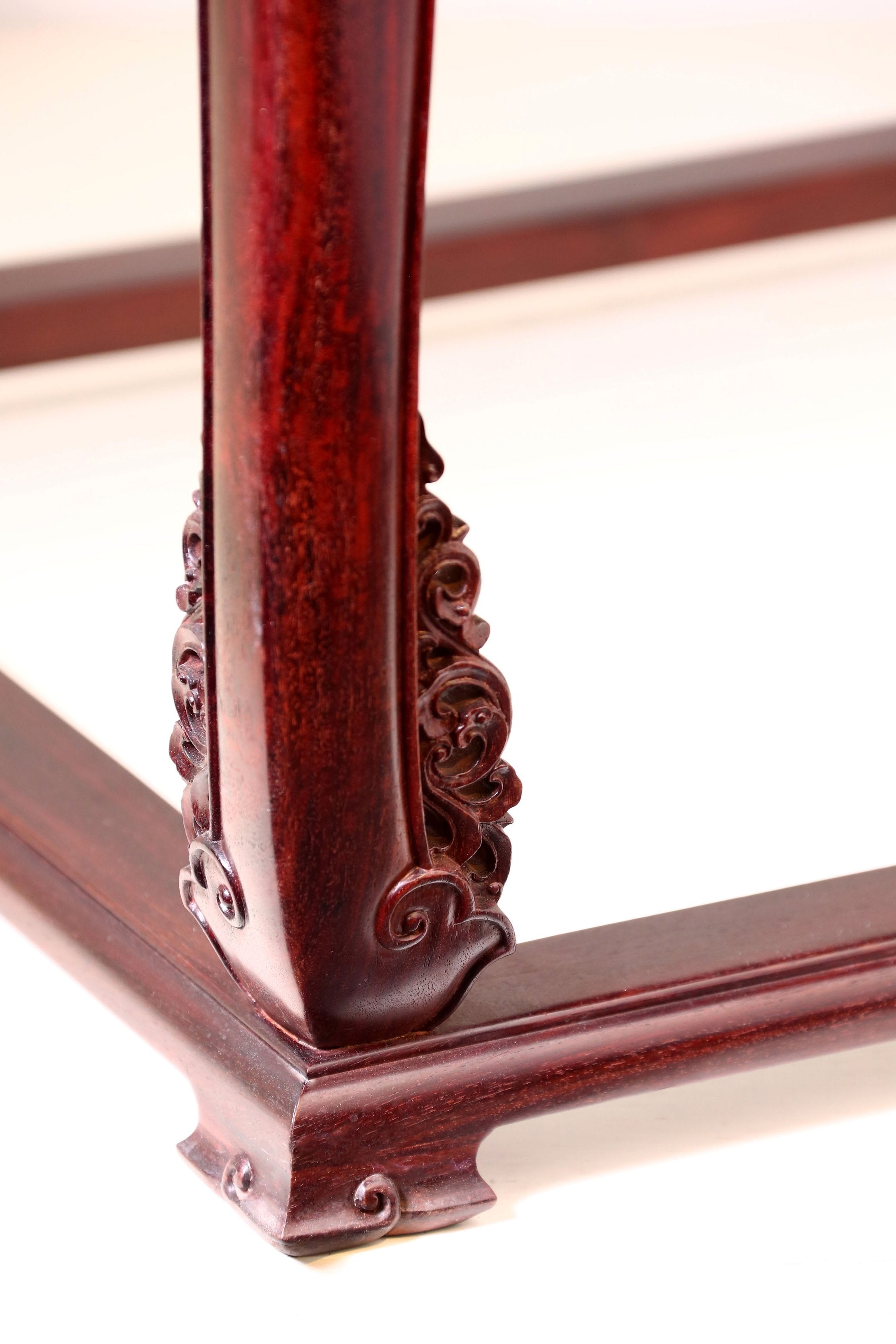 Small-leaf rosewood/Zambian rosewood scroll pattern waistband armchair