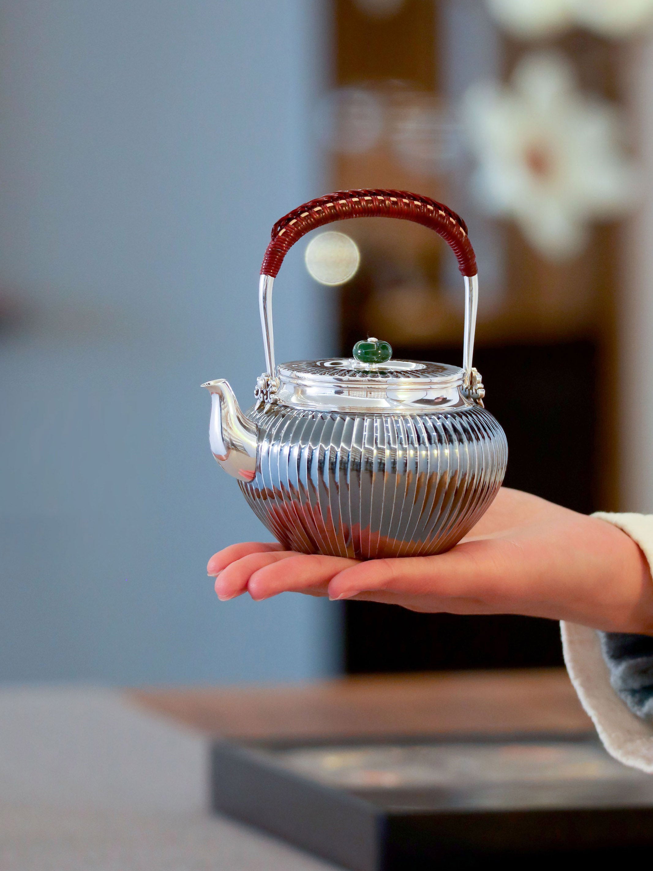 Chrysanthemum petal-shaped pure silver teapot