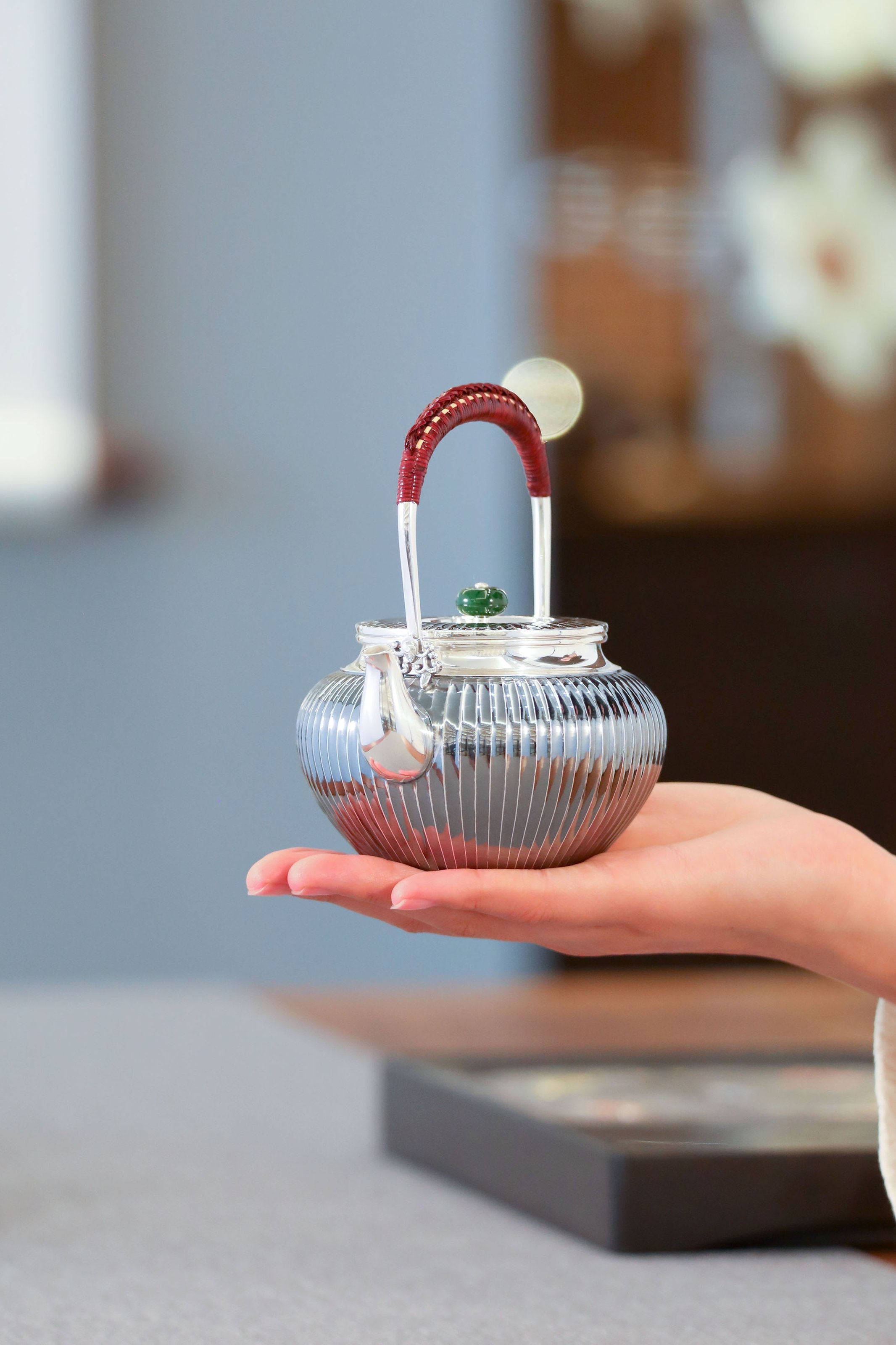 Chrysanthemum petal-shaped pure silver teapot