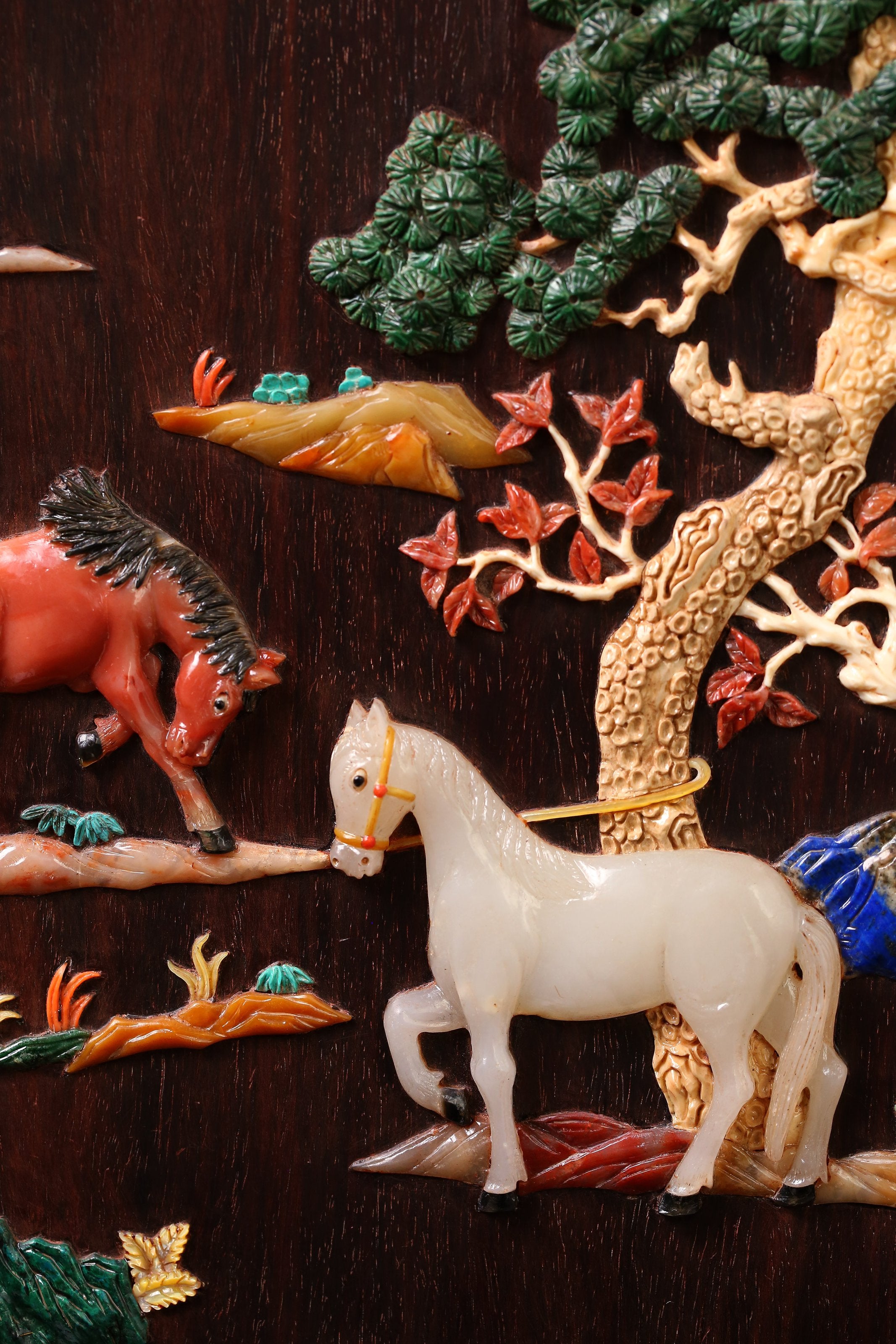 Rosewood screen inlaid with precious stones and silver filigree