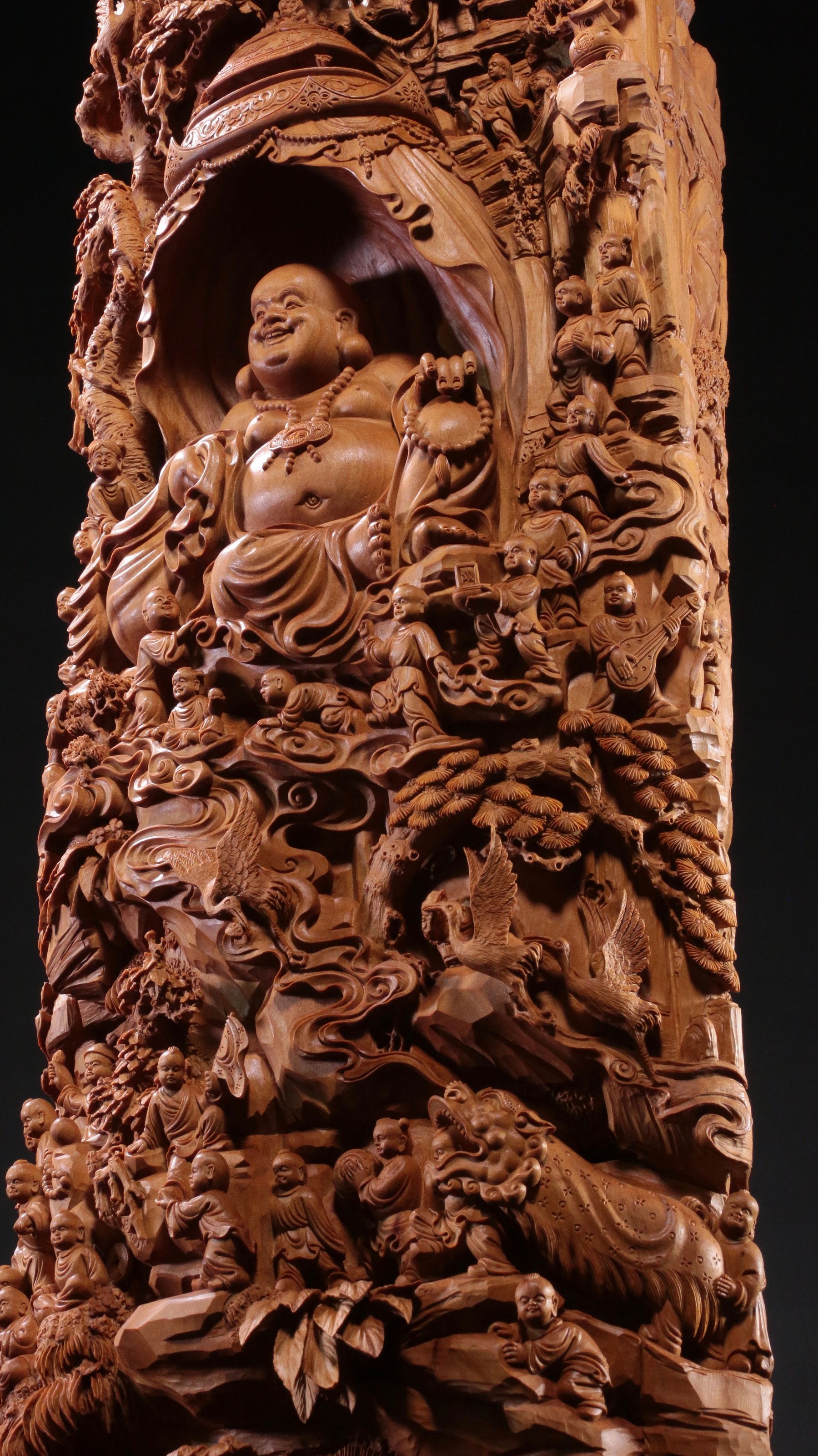 Old Mountain Sandalwood, a Hundred Children Celebrate Maitreya