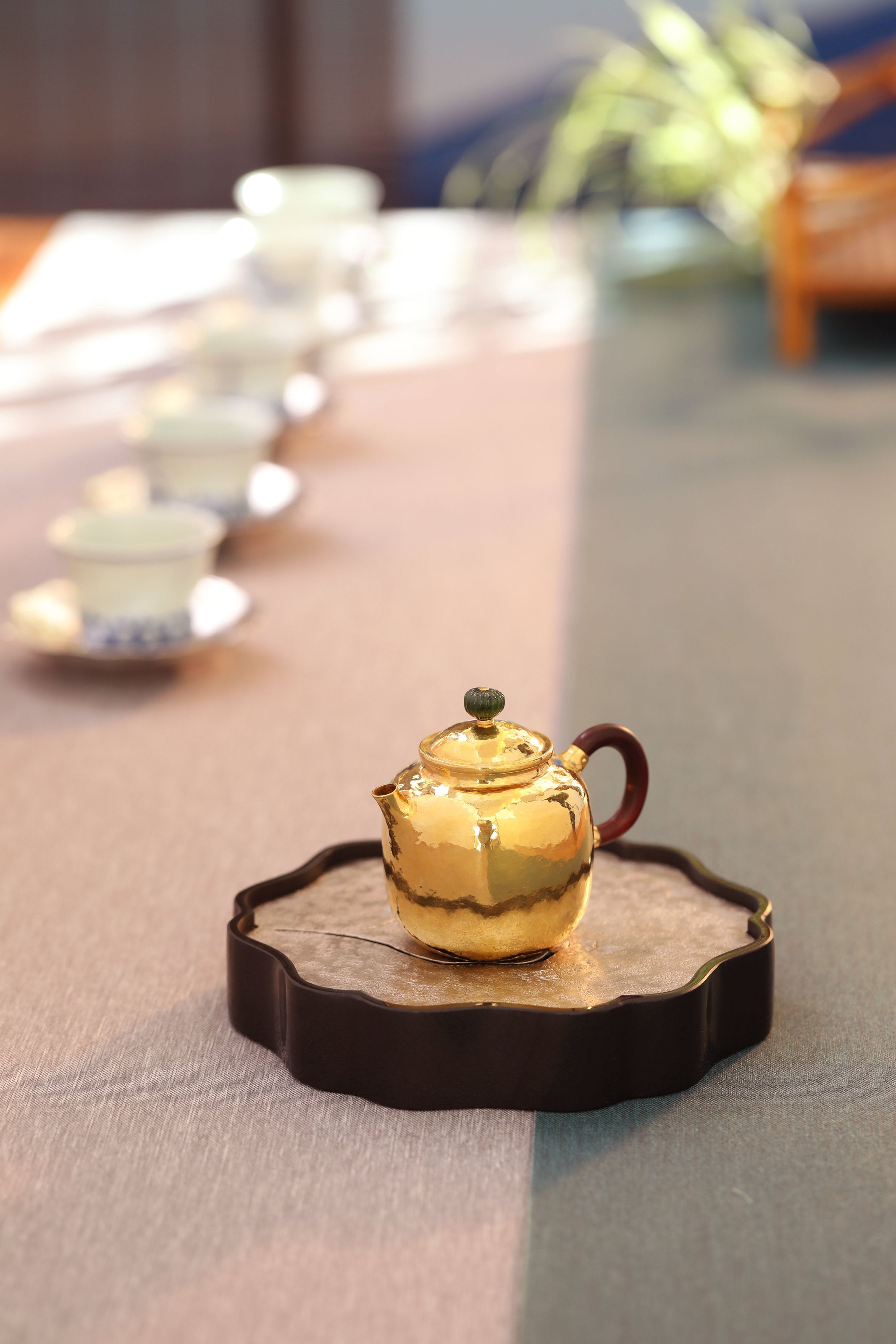 Lotus Seed Small Golden Pot