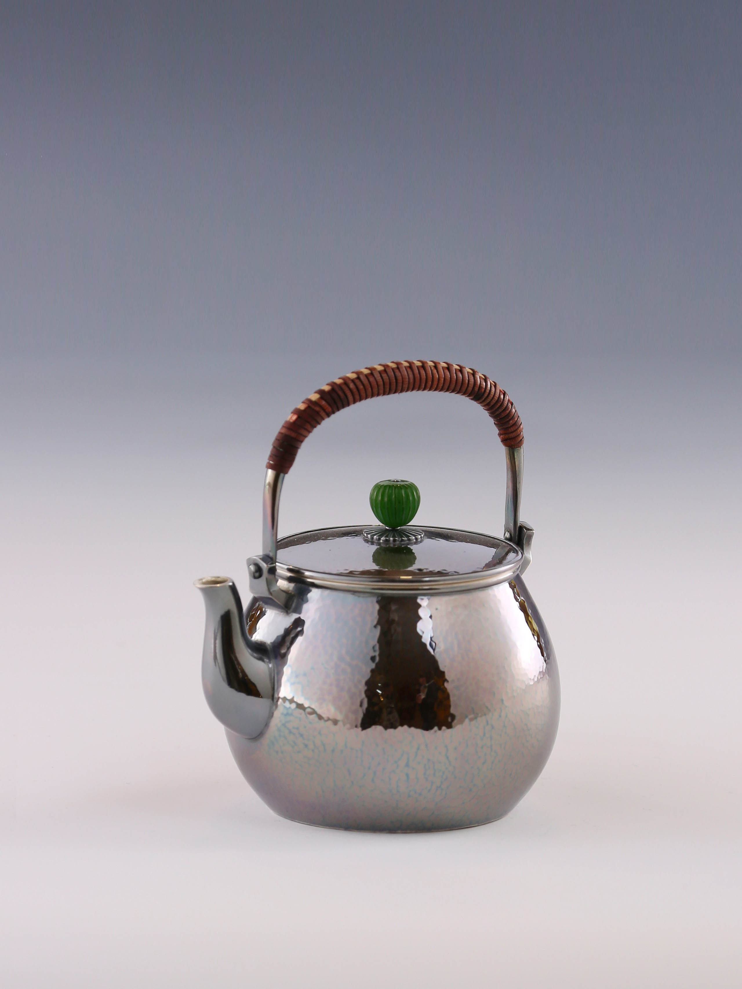 Jade-knob teapot with handle
