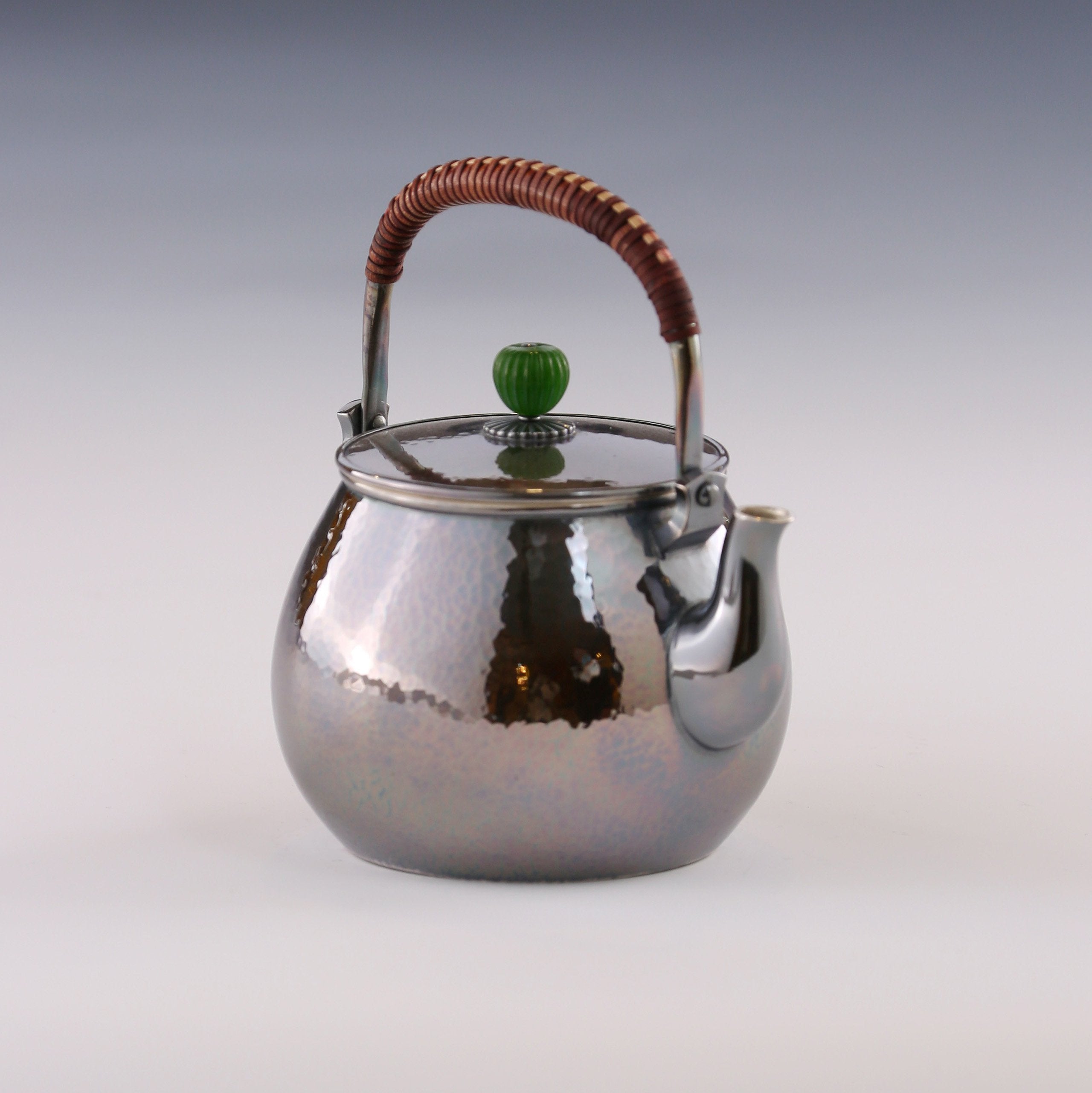 Jade-knob teapot with handle