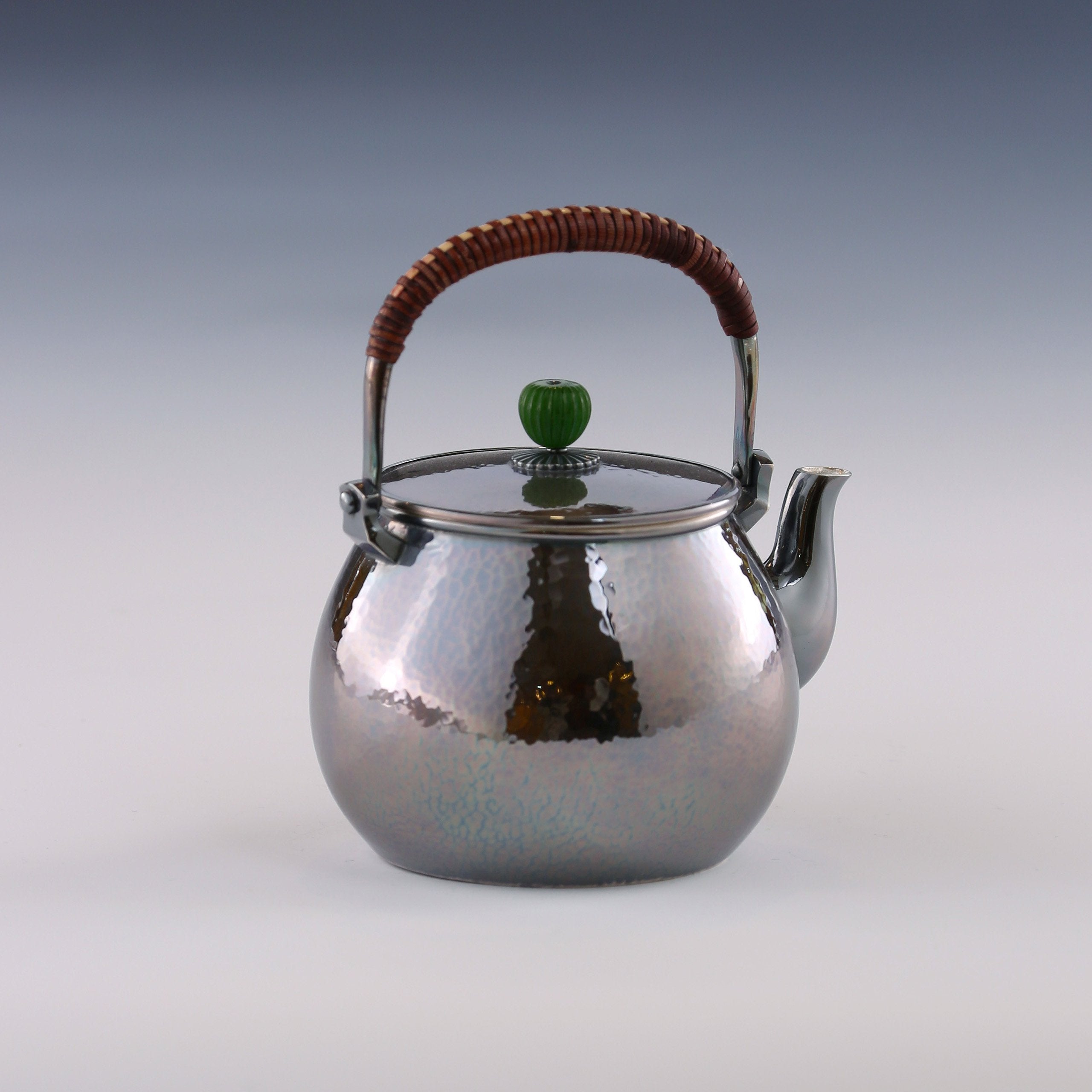 Jade-knob teapot with handle