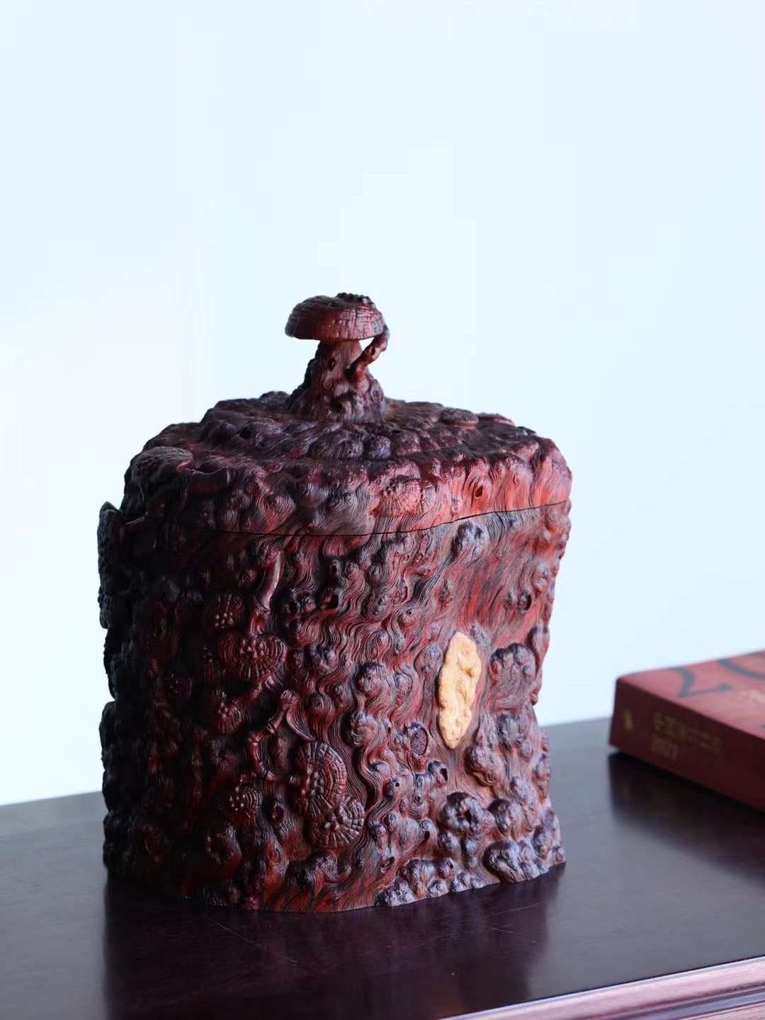 Small-leaf sandalwood, Ganoderma lucidum, and large tea warehouse