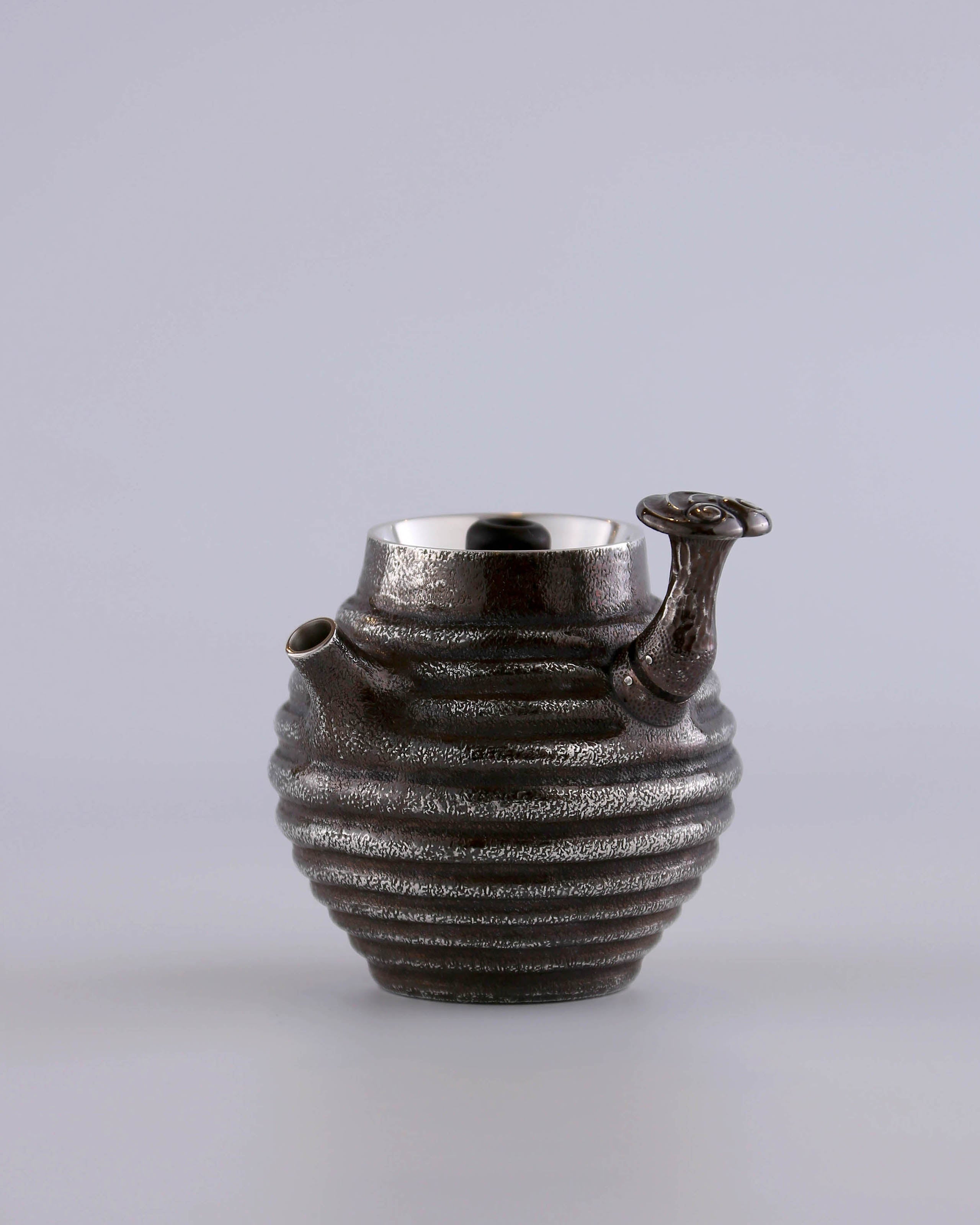Lingzhi-shaped taro-shaped pure silver teapot