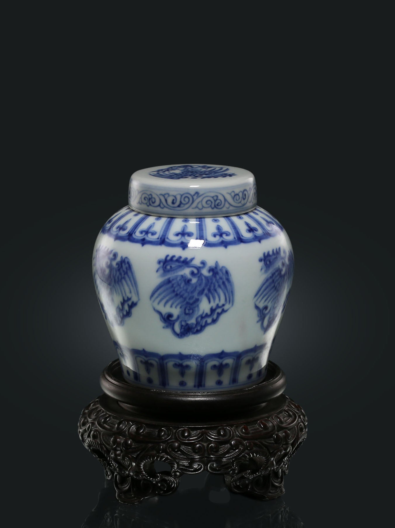 Blue and white phoenix pattern tea caddy